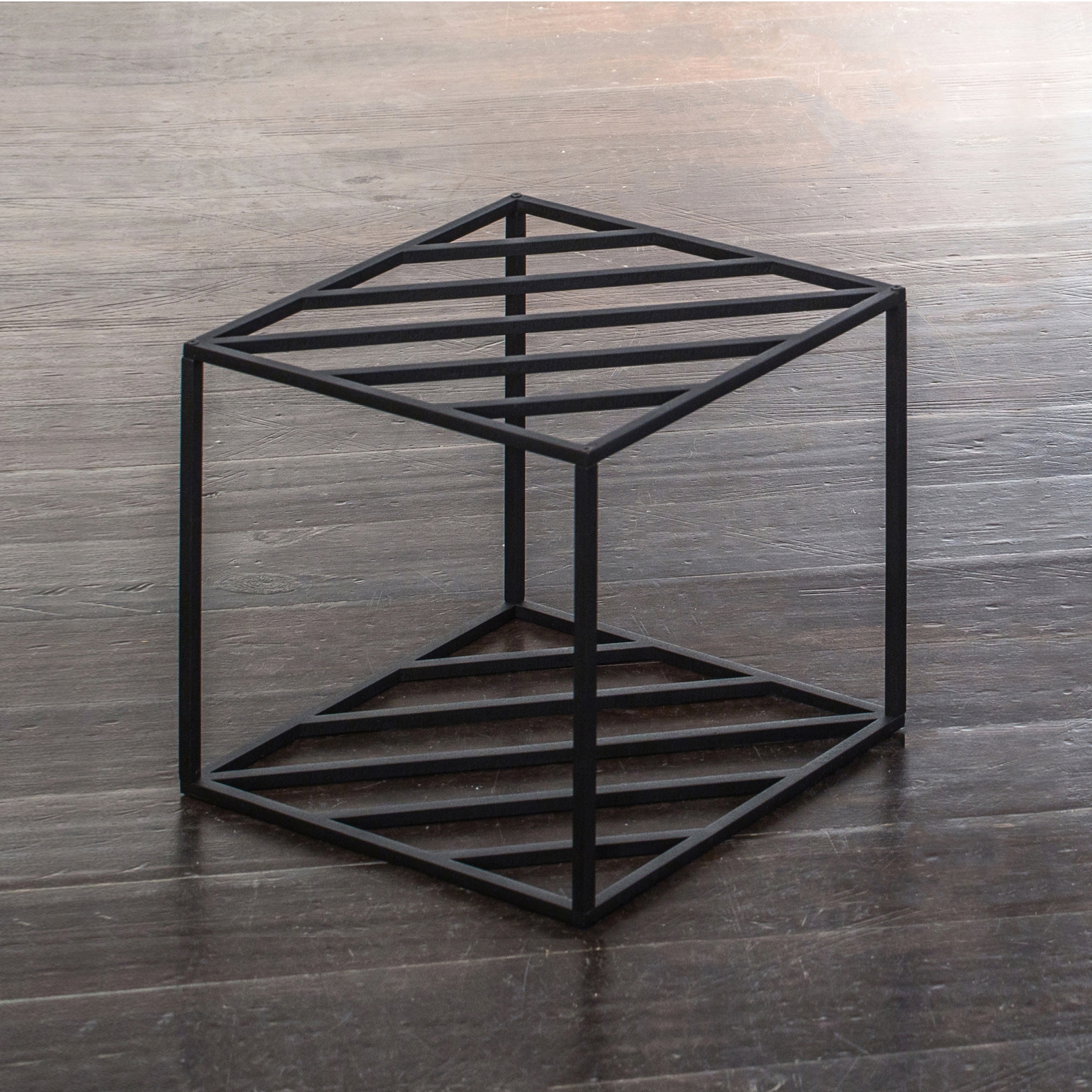 Display product HATCH Table from manufacturer +kouple