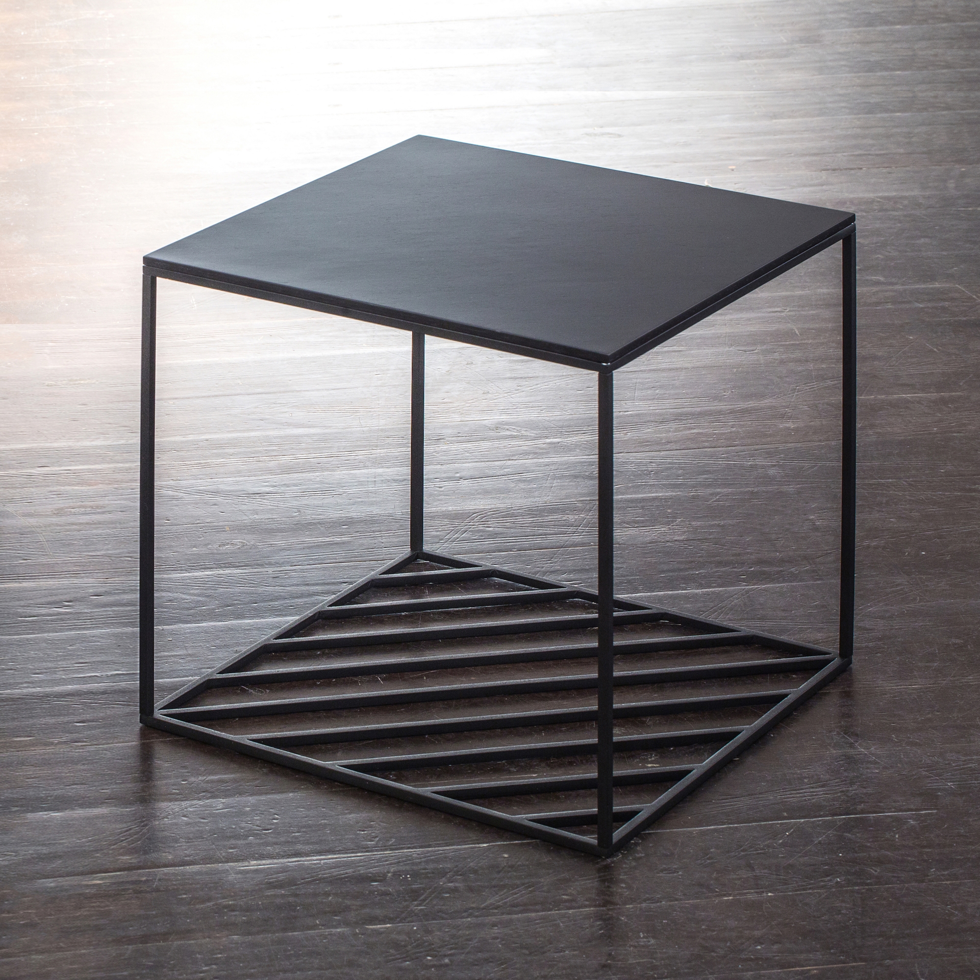 Display product HATCH Table from manufacturer +kouple