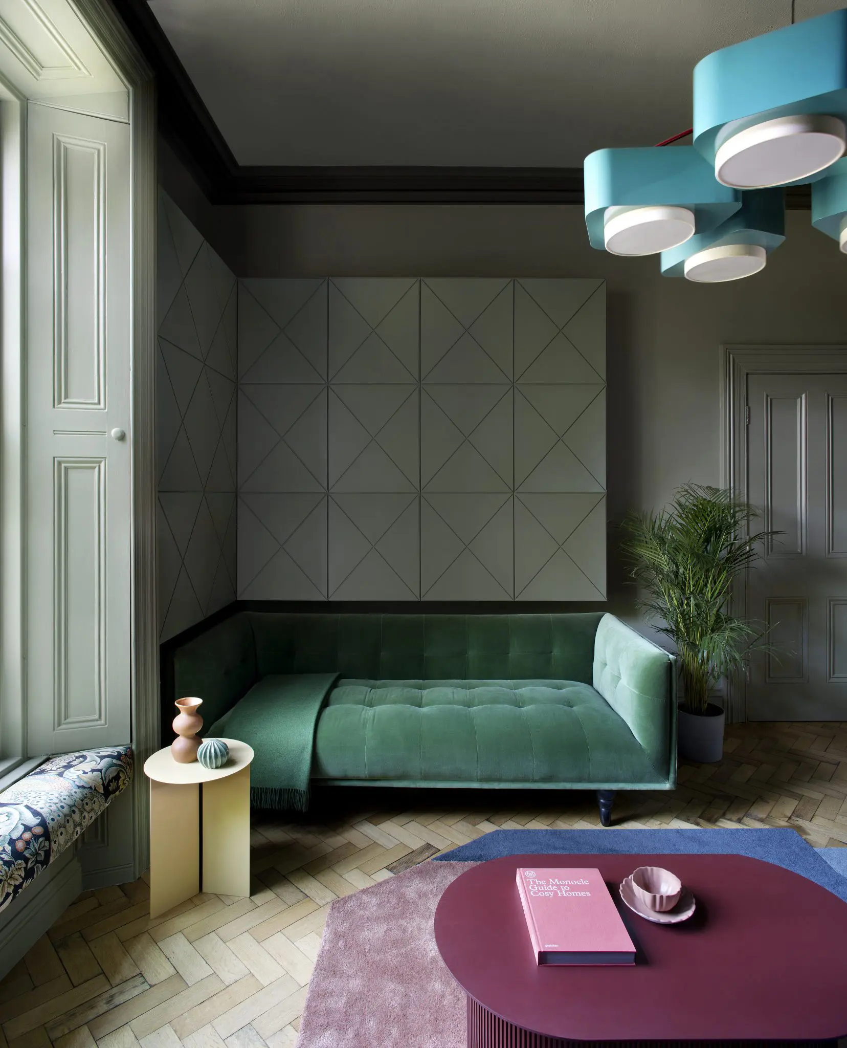 Mambo Unlimited Ideas - Carousel Wall Lamp