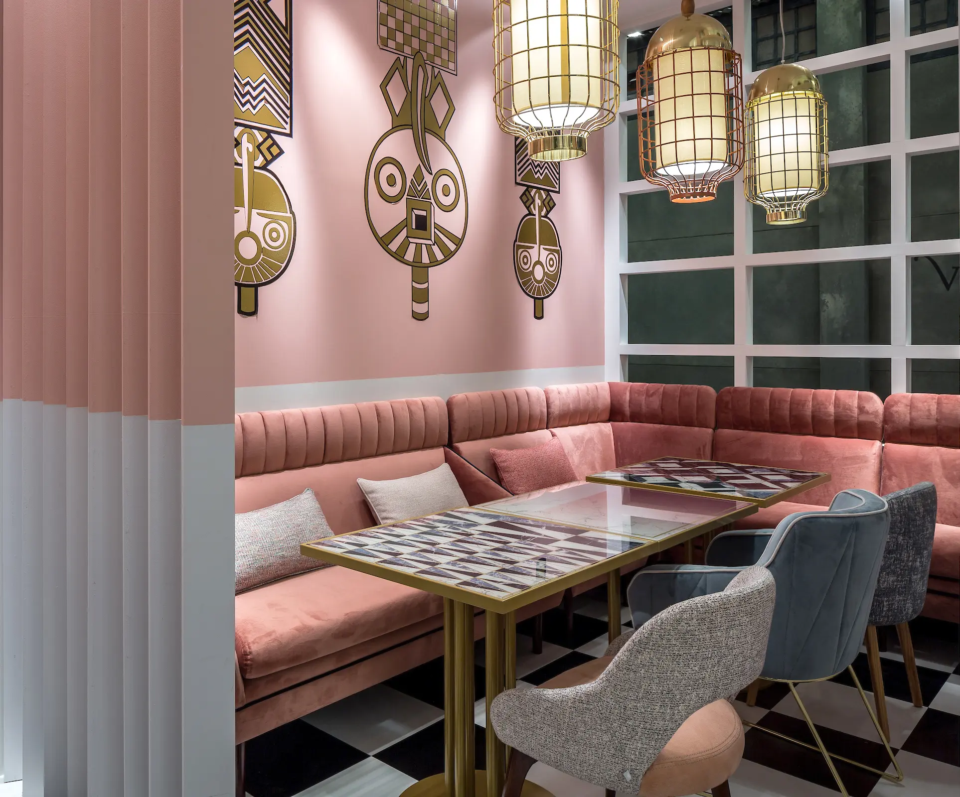Mambo Unlimited Ideas - Praga Dinner Table