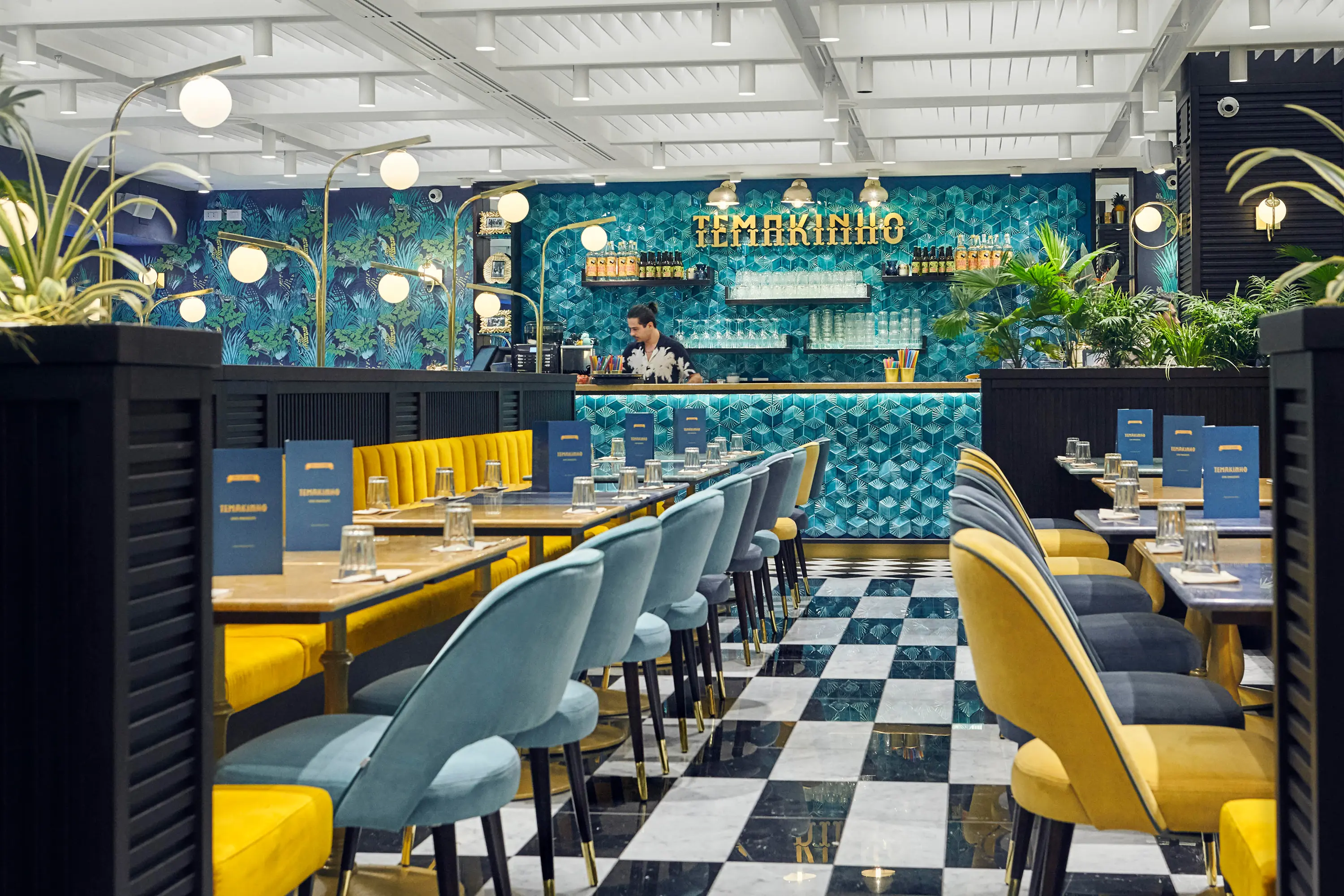 Mambo Unlimited Ideas - Globe Table
