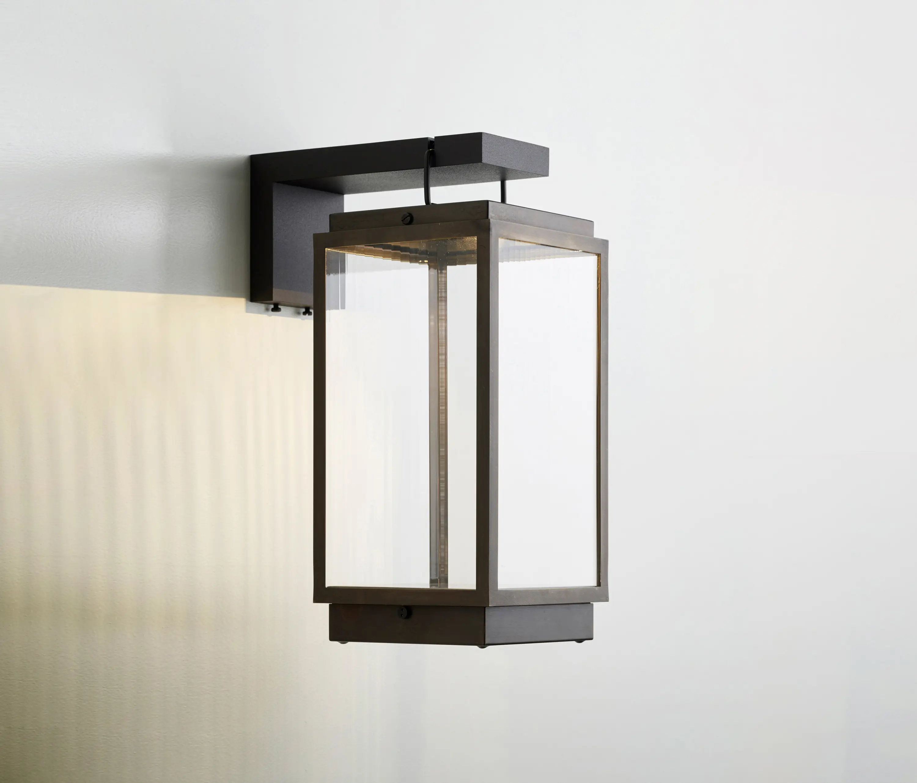 Tekna - Blakes Table Lamp On Bracket