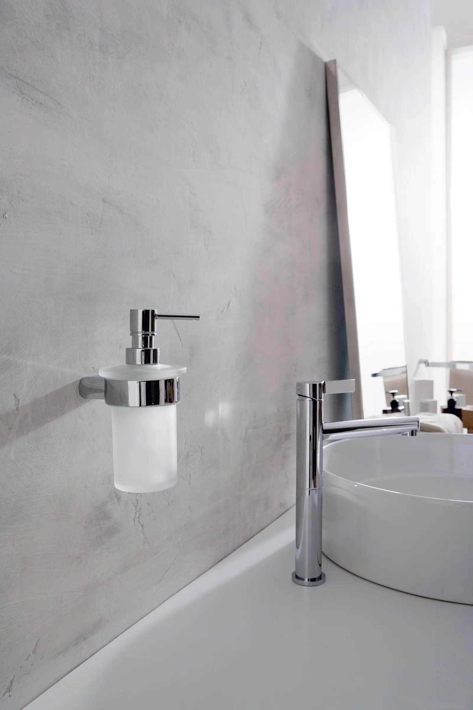TERRA - FLOOR-MOUNTED BATHTUB MIXER - Bath taps from Graff | Architonic