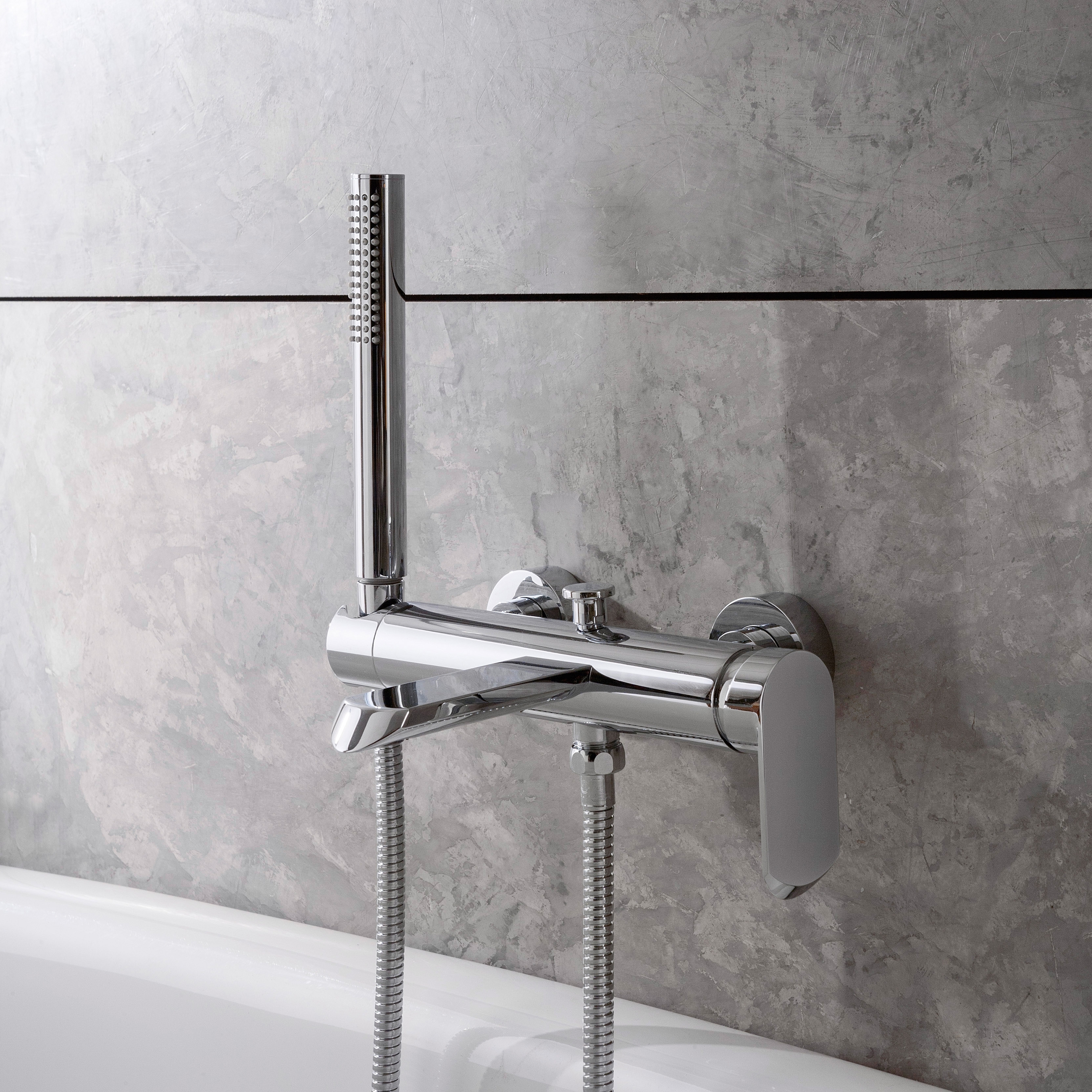 Produkt Phase - Wall-mounted bath & shower mixer with hand shower set des Herstellers Graff anzeigen
