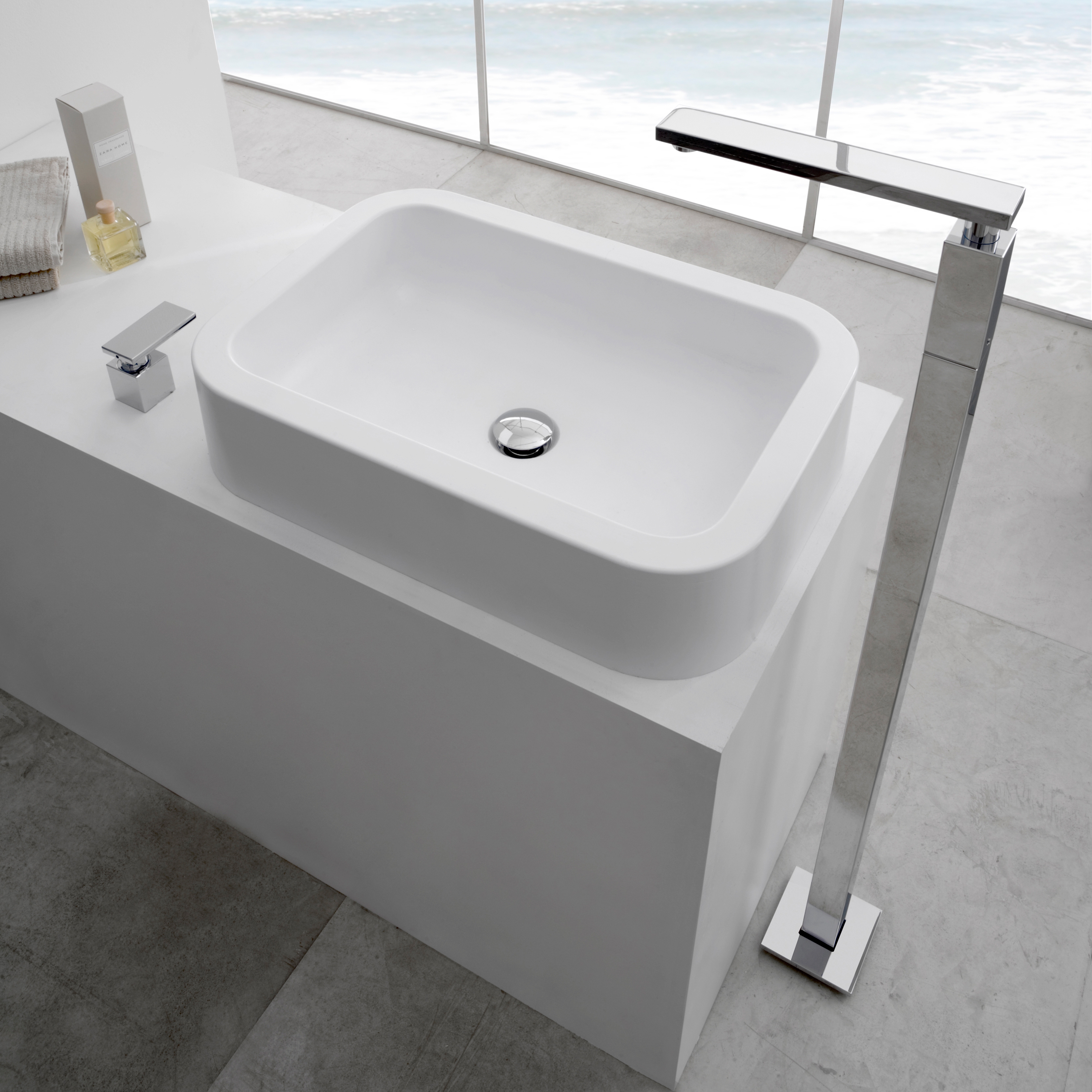 Mostrar el producto Solar - Floor-mounted bathtub spout del fabricante Graff