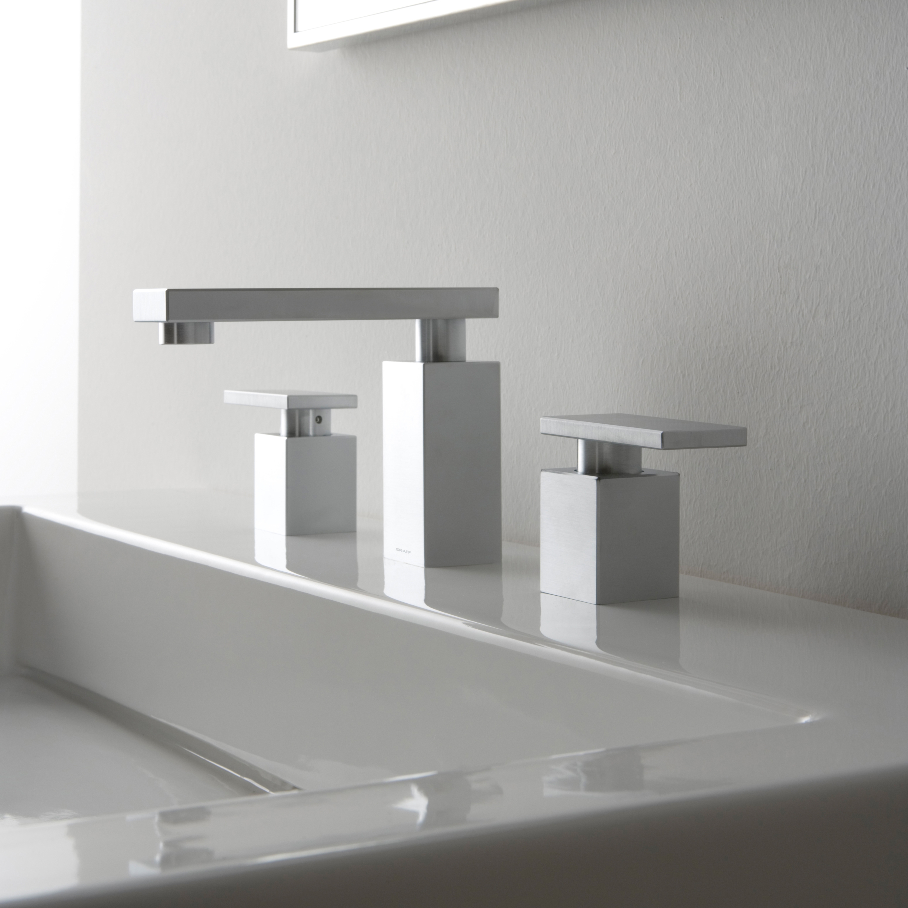 Display product Solar - Three-hole washbasin mixer from manufacturer Graff