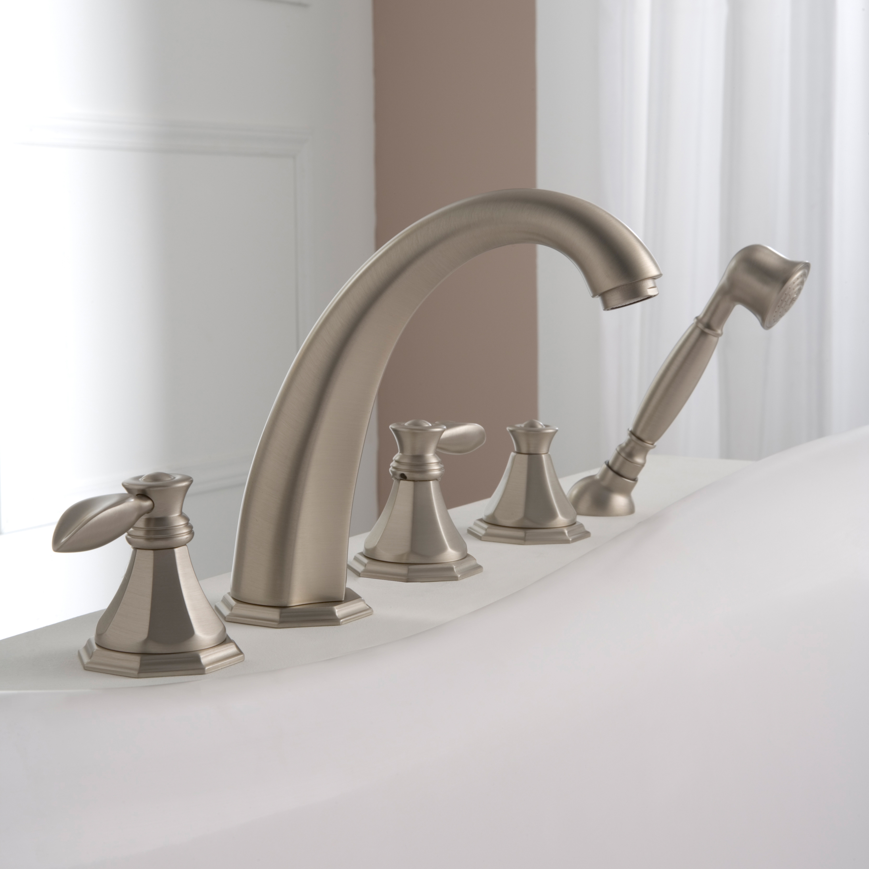 Afficher le produit Topaz - Deck mounted bathtub set du fabricant Graff