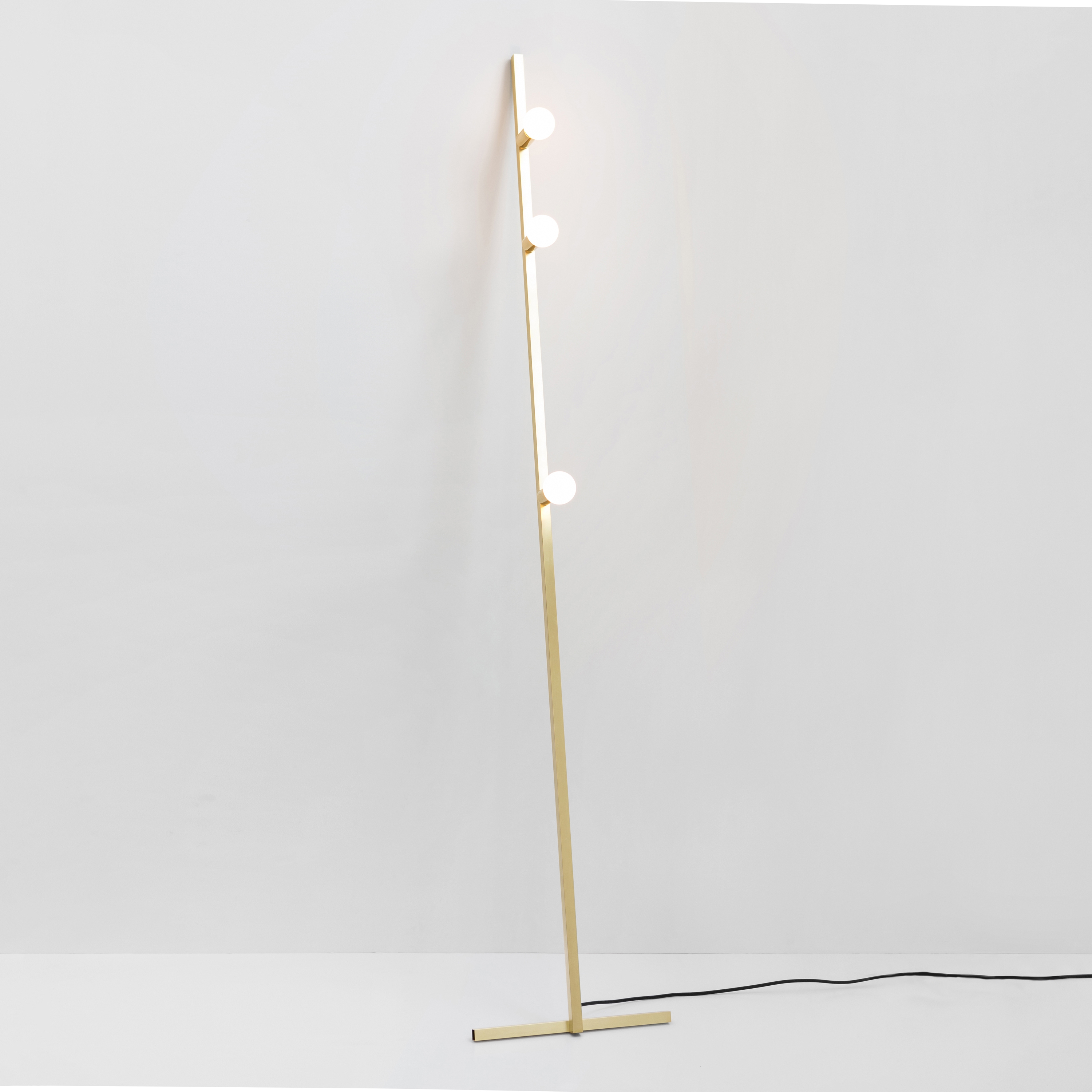 Mostra il prodotto Dot | Line Floor del produttore Lambert et Fils
