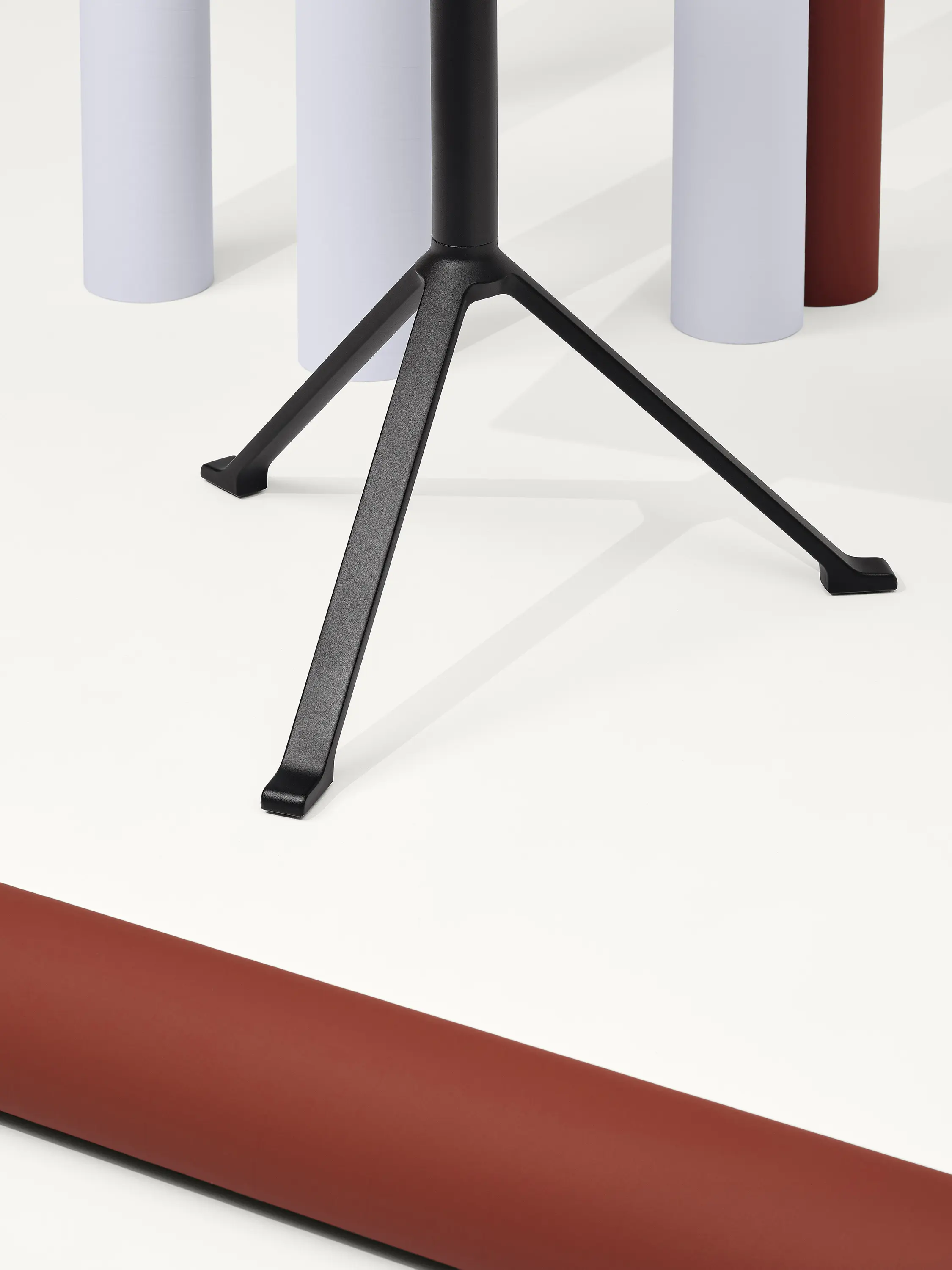 Infiniti - Ruelle Table