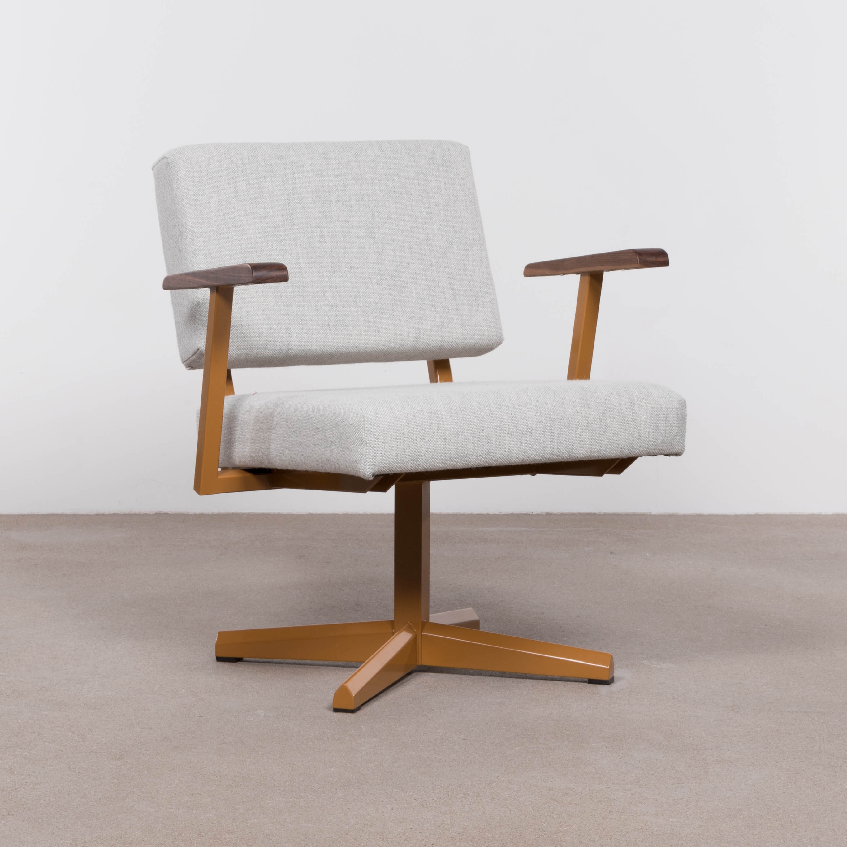 DF28 Armchair