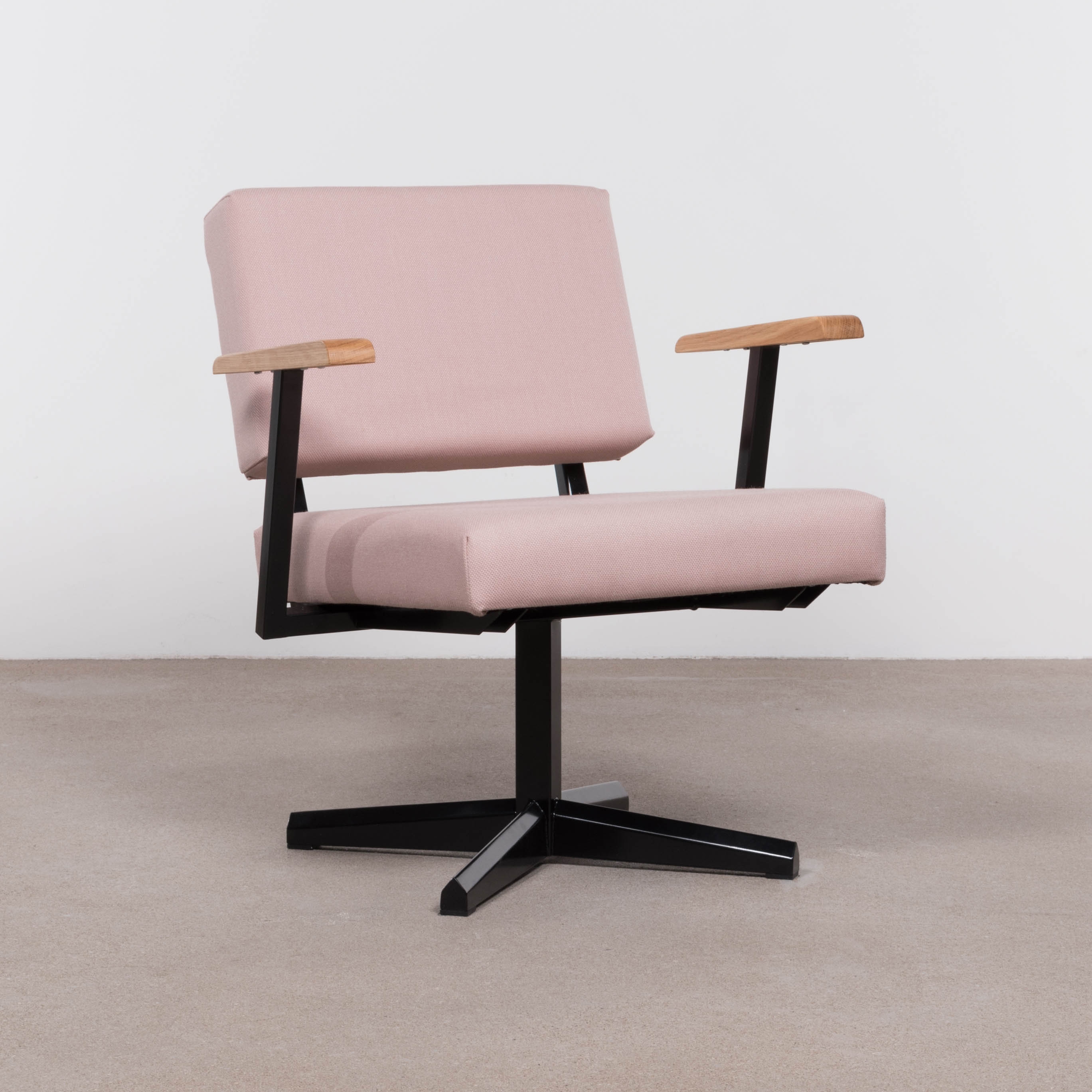 DF28 Armchair