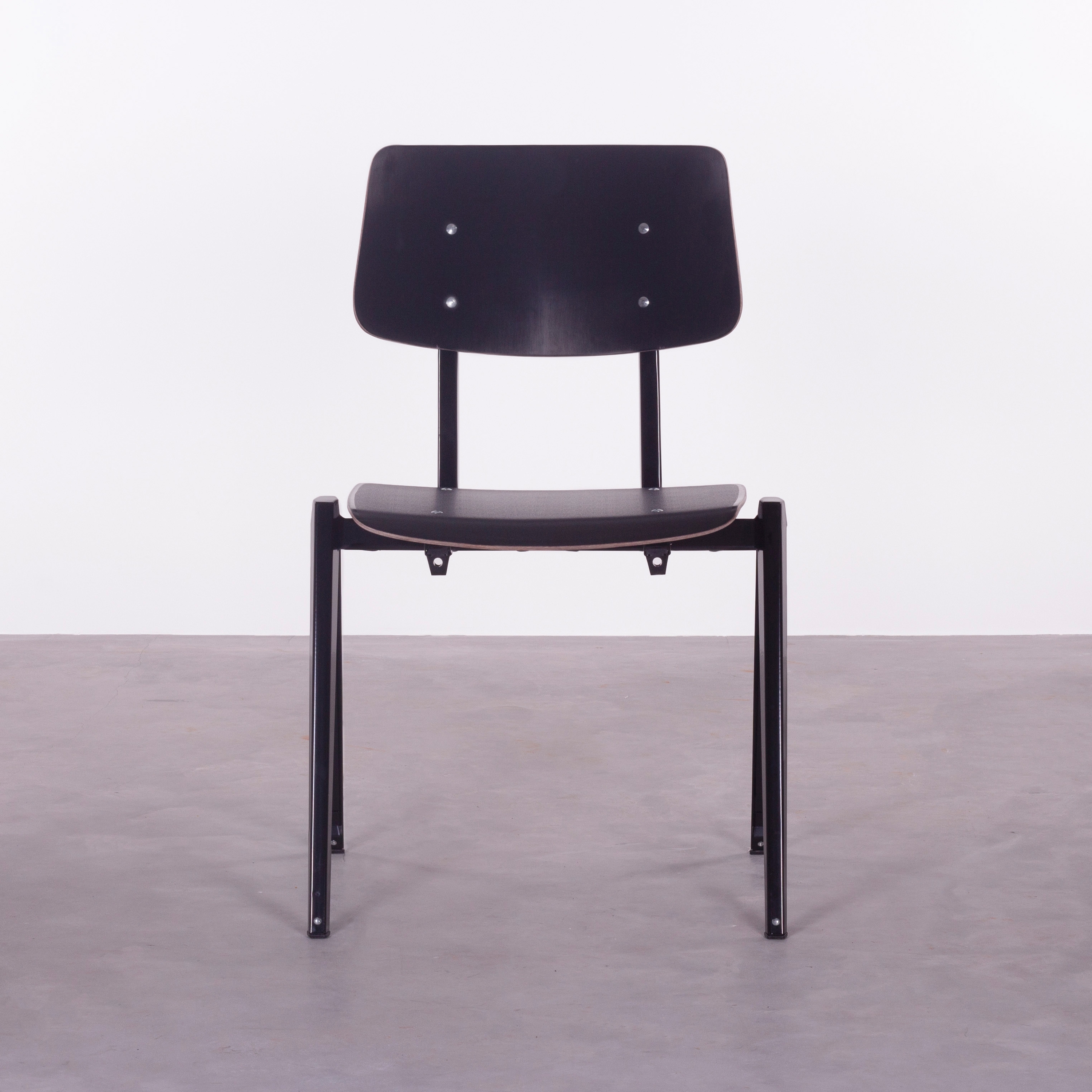 Galvantias chair S.21 Stackable