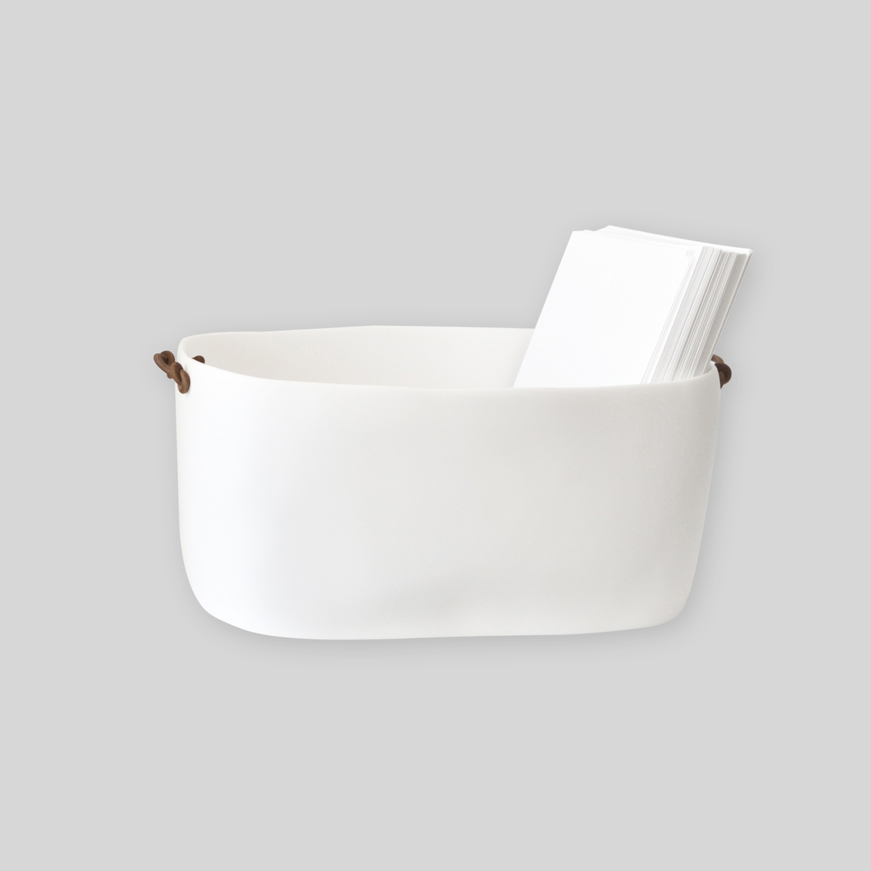 Mostra il prodotto Workspace | Storage Basket Leather Handles del produttore Tina Frey Designs