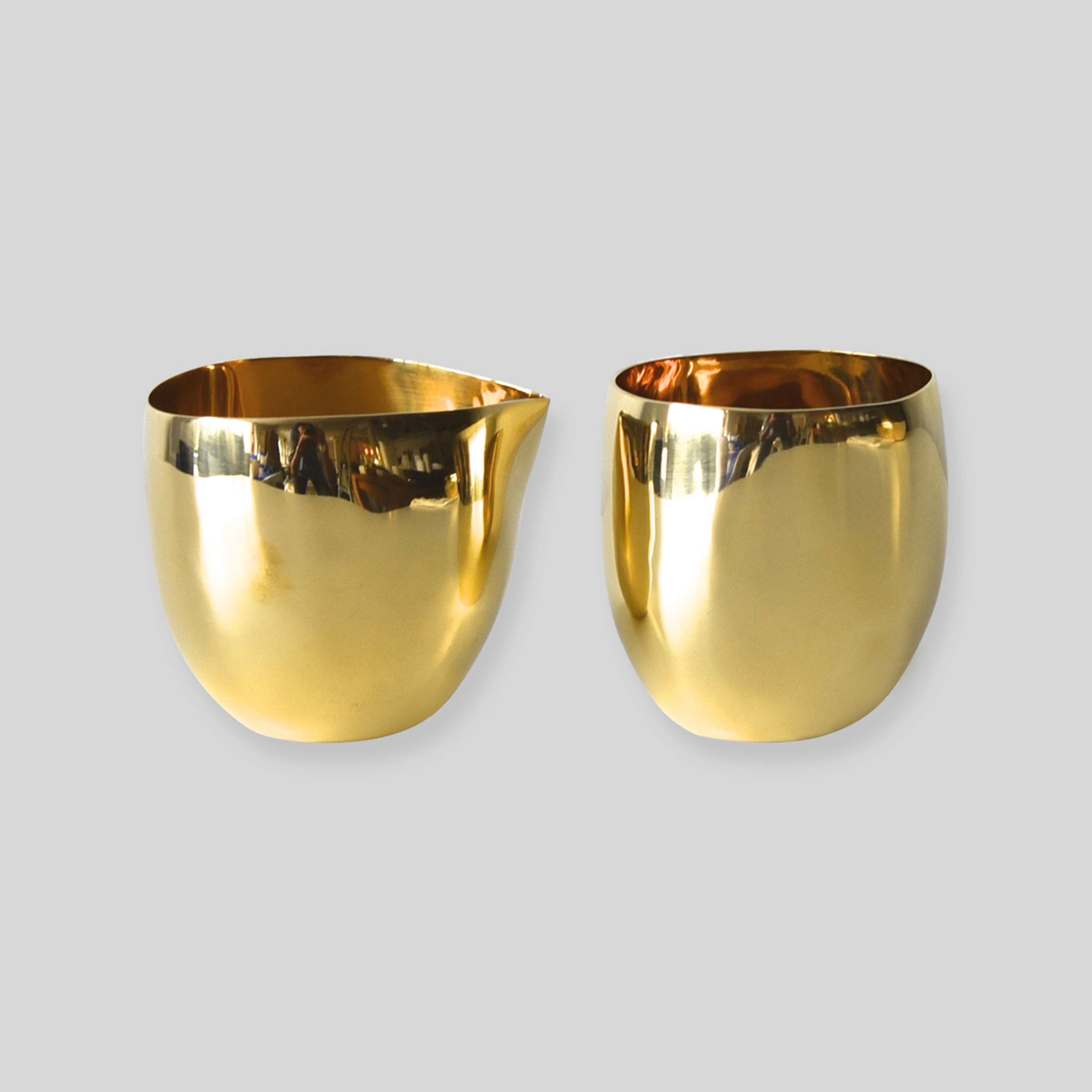 Vertoon produk Serveware | Cream & Sugar Set Brass van vervaardiger Tina Frey Designs