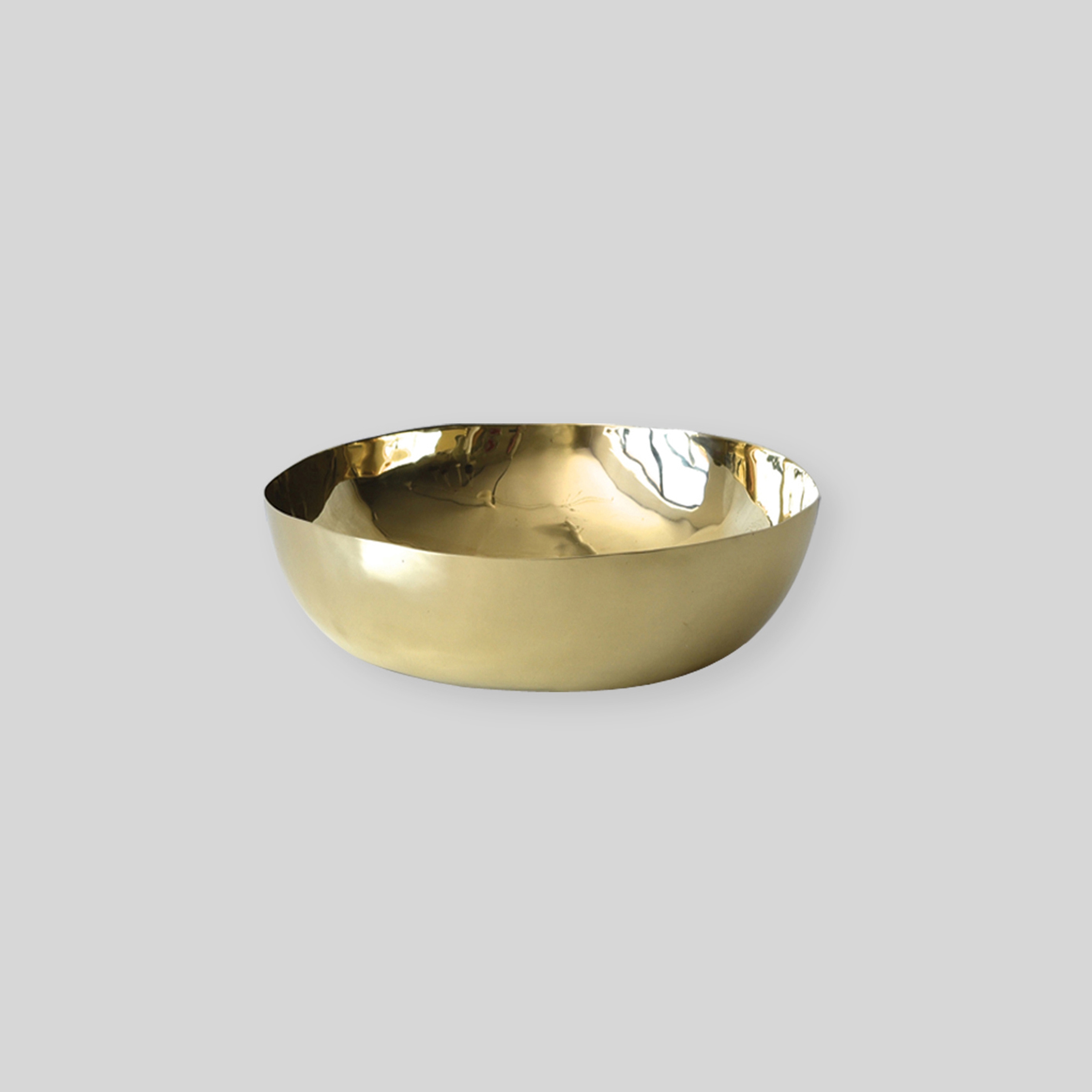 Mostrar el producto Wide Bowl | Vegetable Brass del fabricante Tina Frey Designs