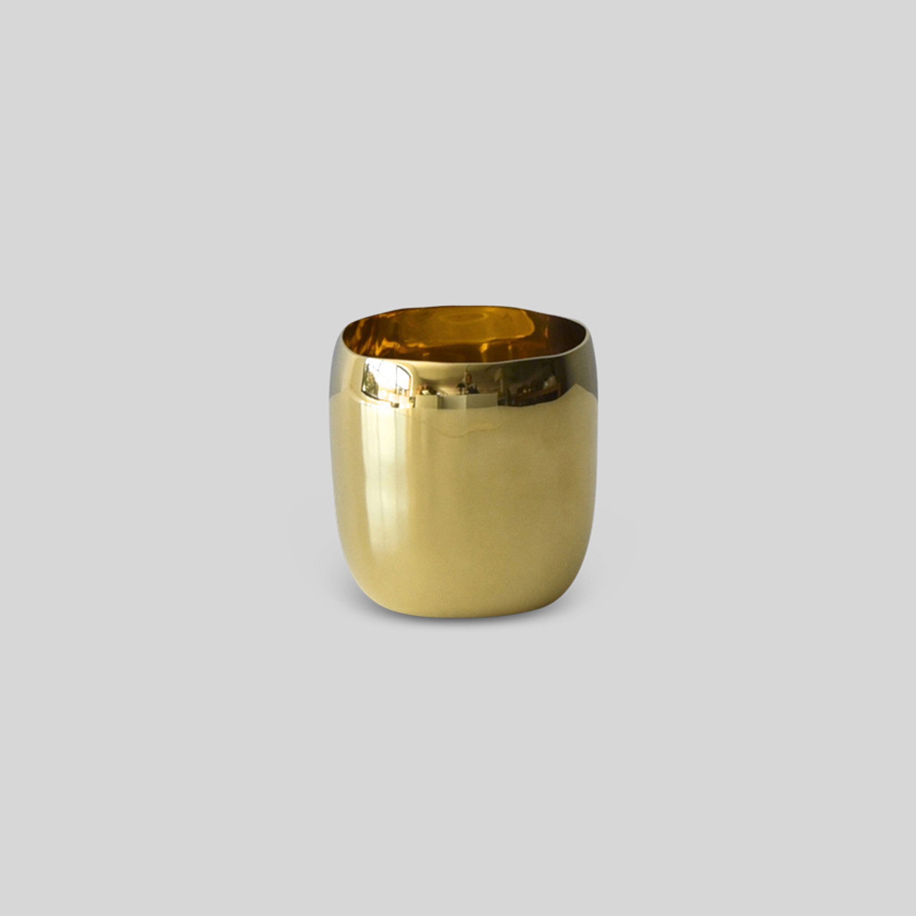 Afficher le produit Square Vessel | 5 Cm Brass du fabricant Tina Frey Designs