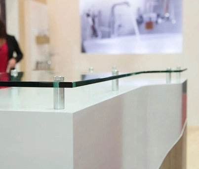 GLASS PANEL RISER COUNTER TOP – Fijaciónes repisas de vidrio de Gyford ...