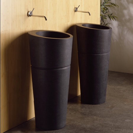 Produkt Veneto Pedestal Sink, Honed Black Granite des Herstellers Stone Forest anzeigen