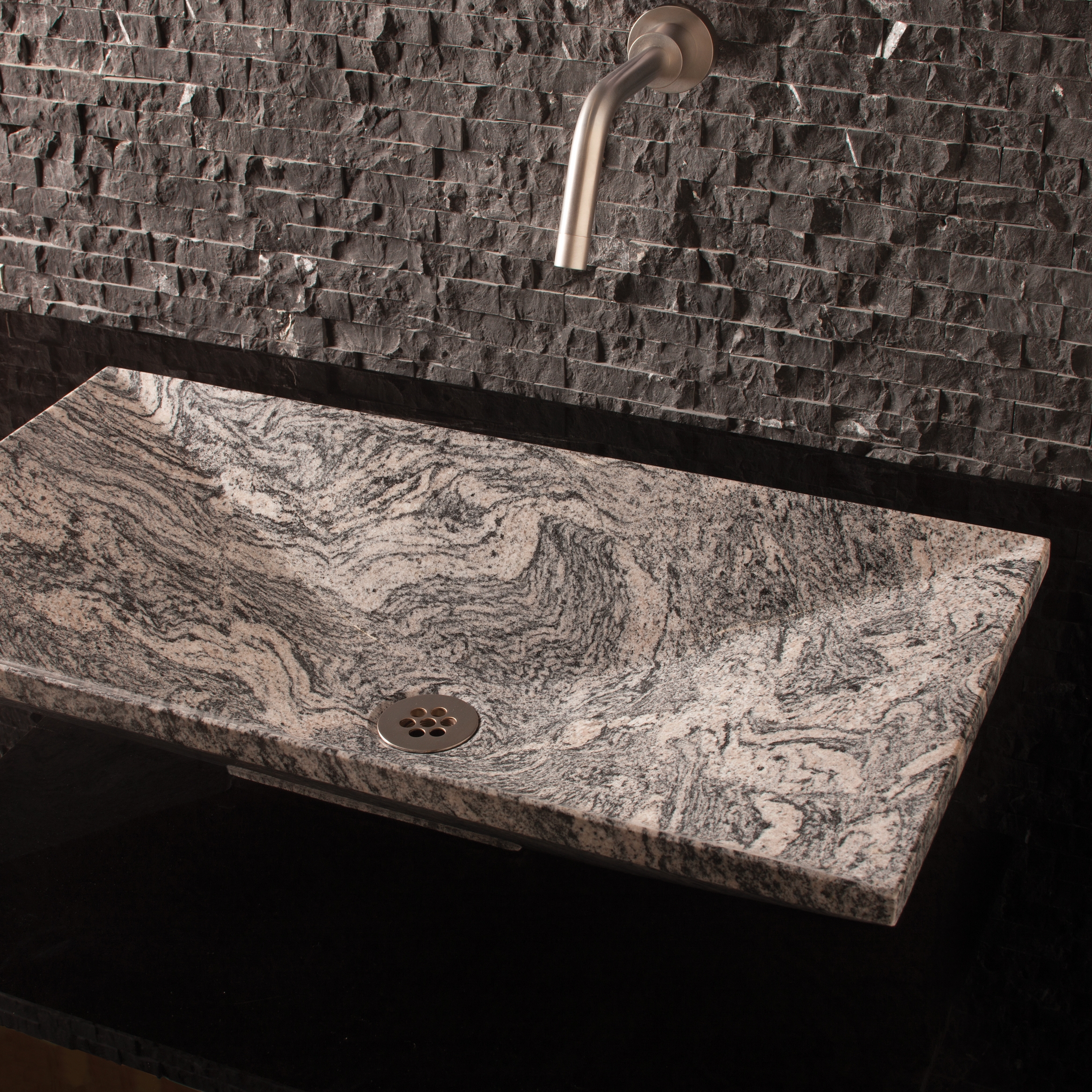 Mostra il prodotto Verona Vessel Sink del produttore Stone Forest