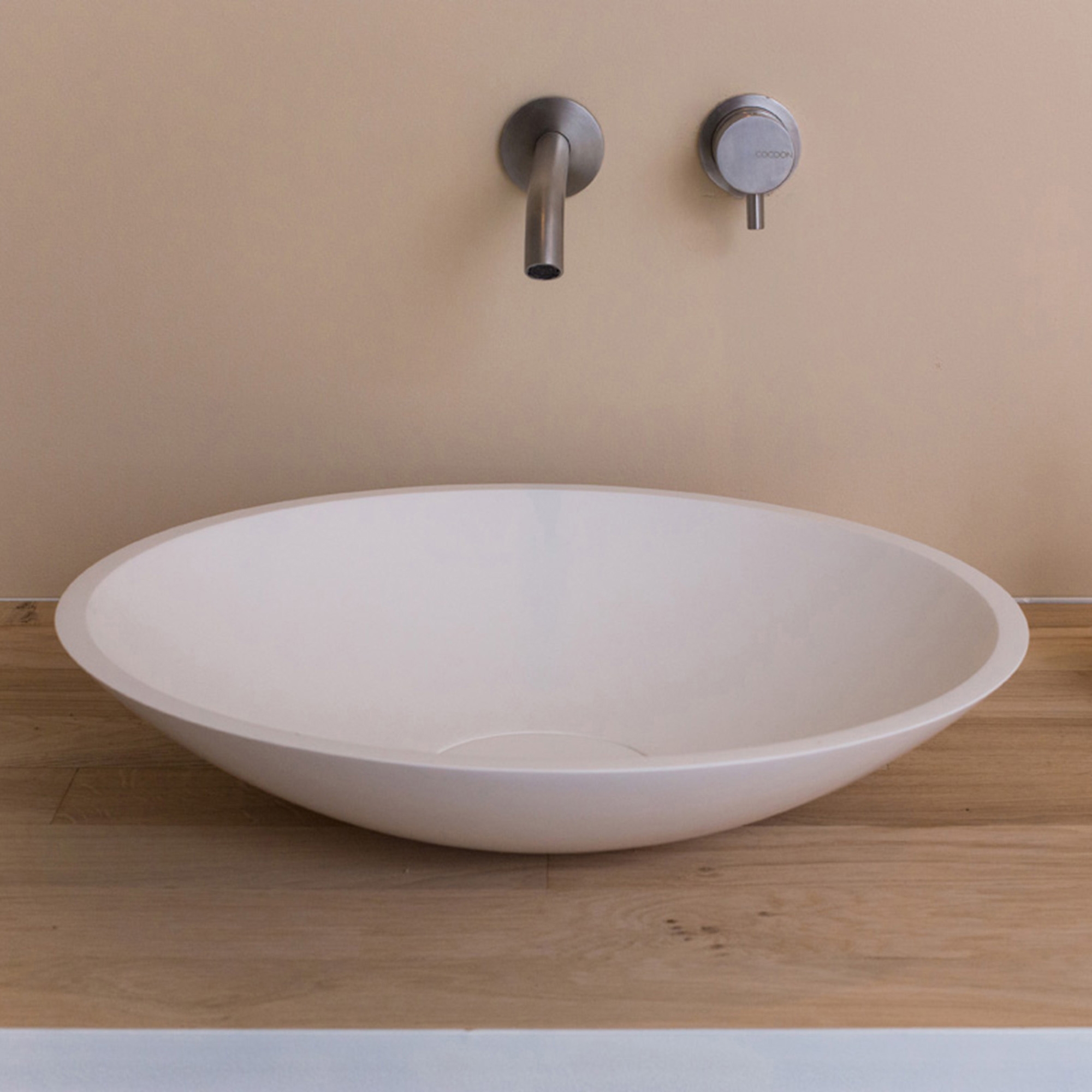 Mostra il prodotto Bowl 1.1 | Round wash bowl with invisible siphon del produttore COCOON