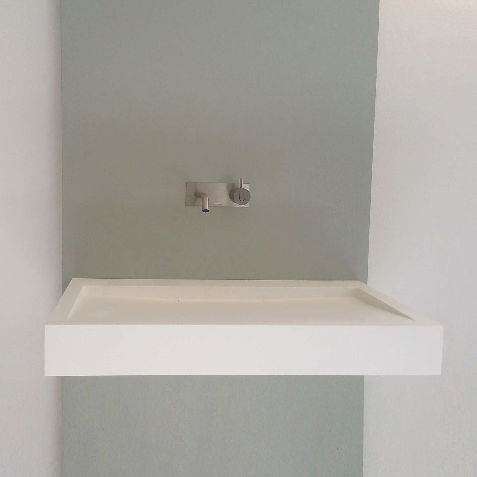 Mostra il prodotto Float 80 | Made to measure washbasin del produttore COCOON