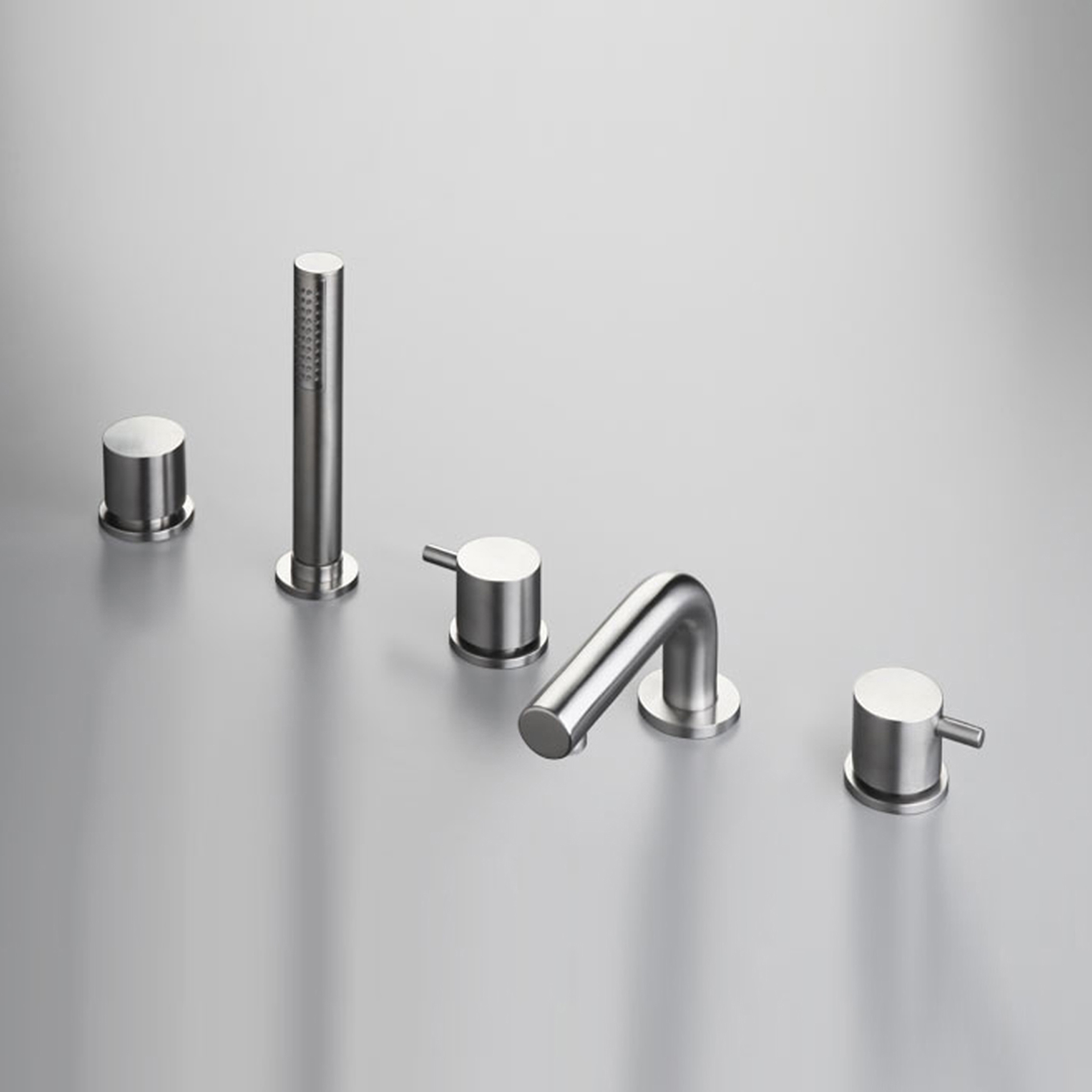 Mostra il prodotto MONO SET44 | Deck mounted bath set del produttore COCOON