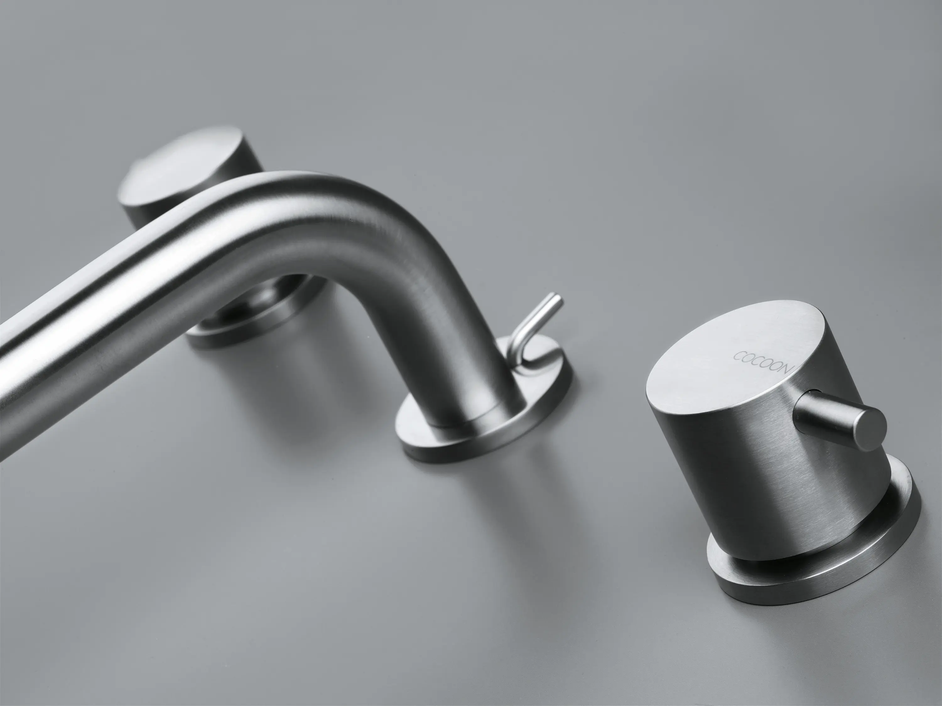 COCOON - MONO 08 | Deck mounted basin mixer