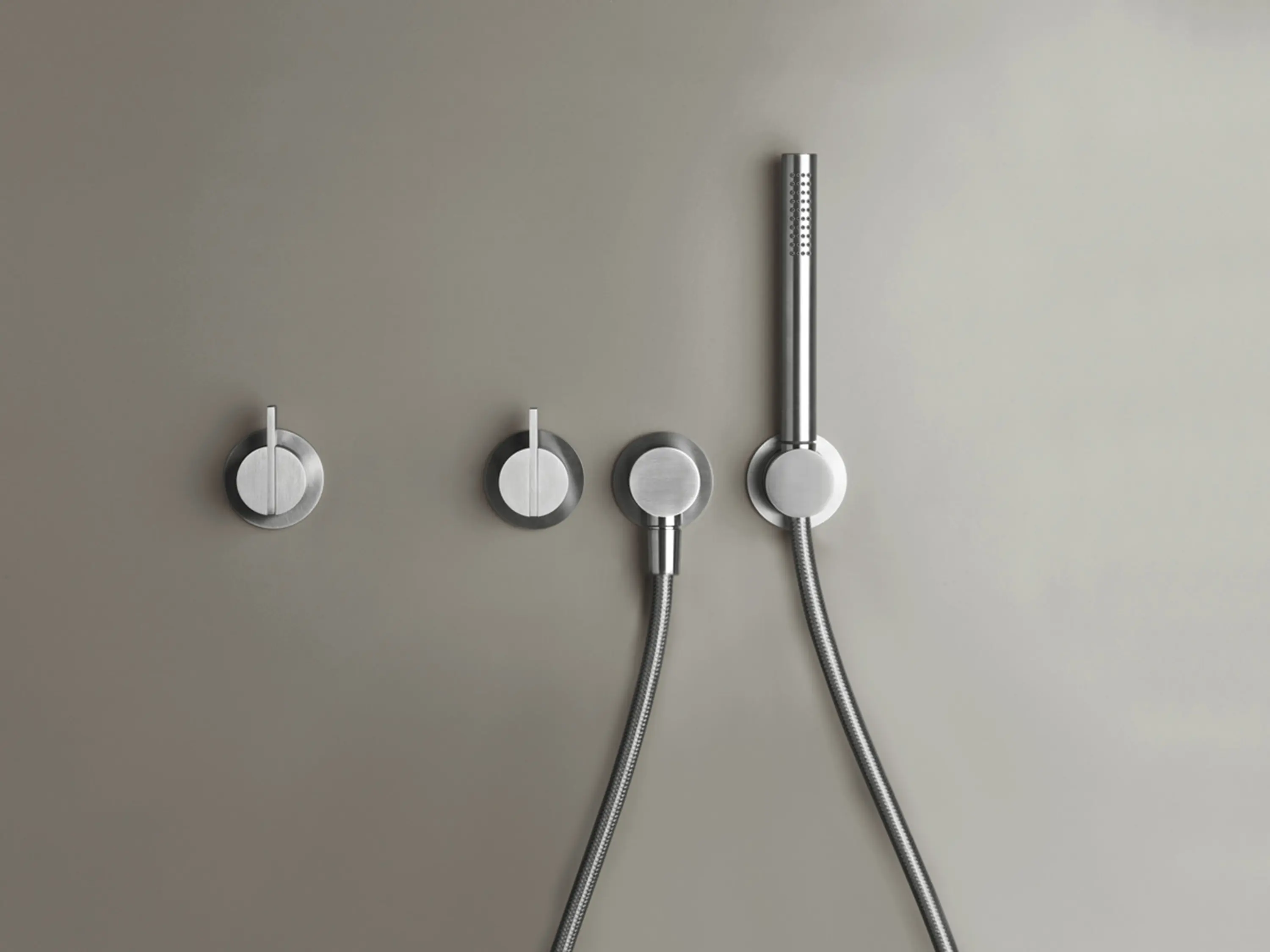 COCOON - PB SET23 | Wall mounted shower set