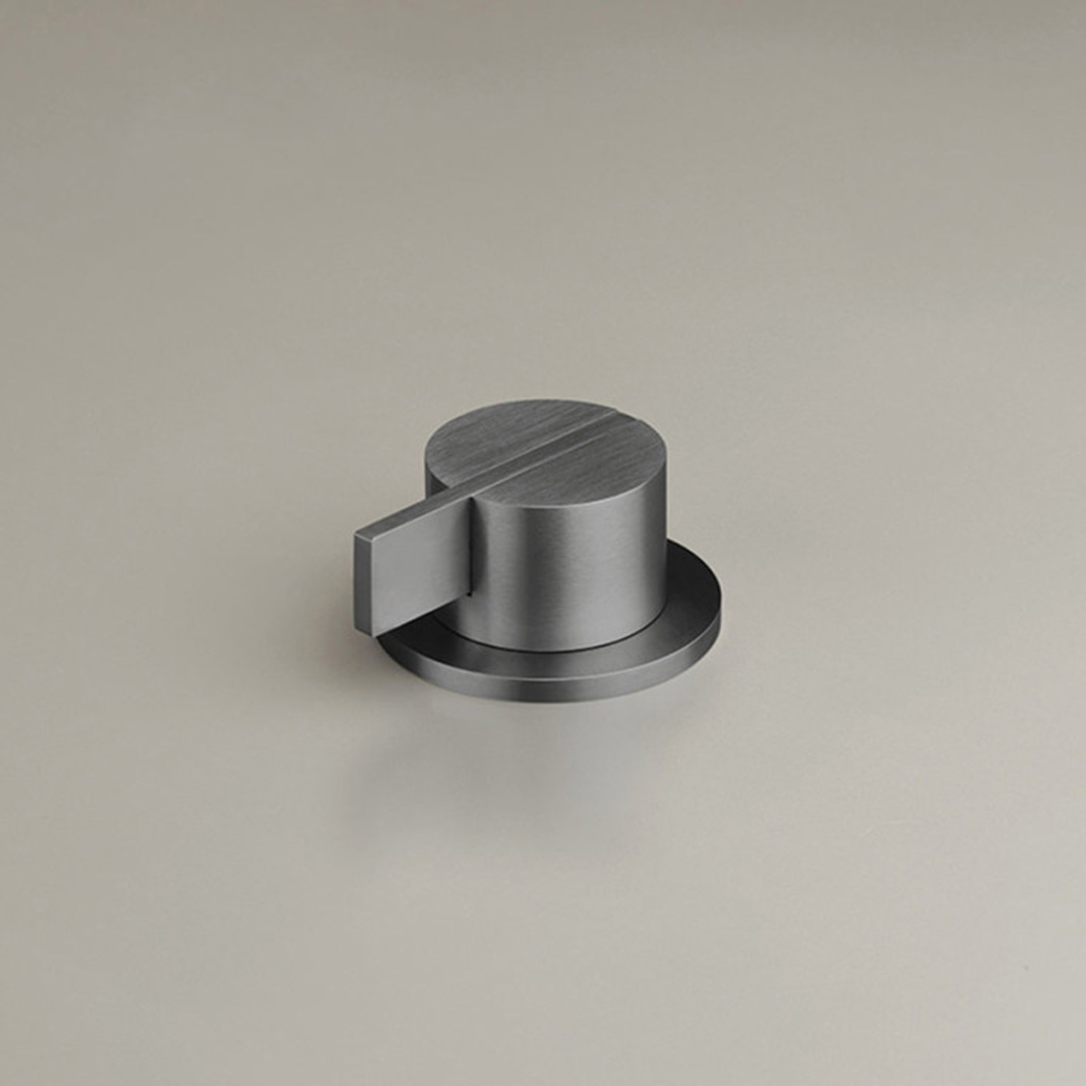 PB05 | Deck mounted mixer with long lever