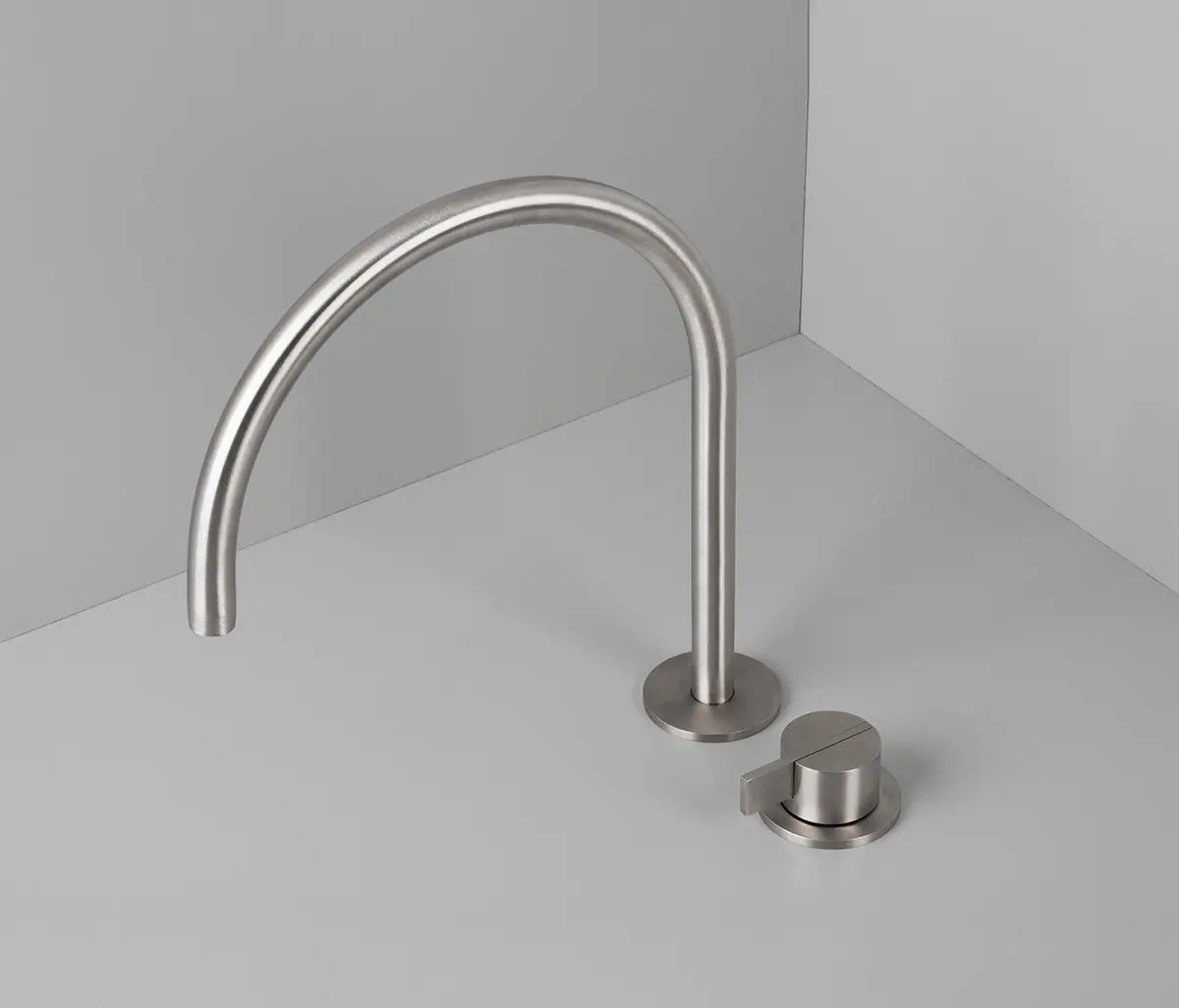 COCOON - PB SET12 | Deck mounted basin mixer with swivel spout