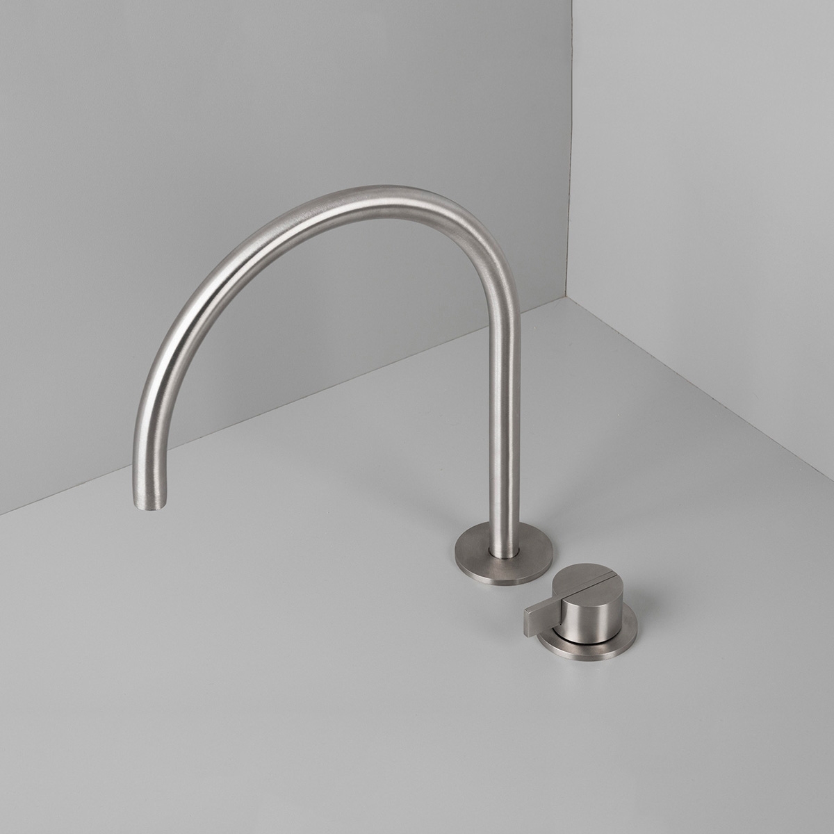 PB SET12 | Deck mounted basin mixer with swivel spout