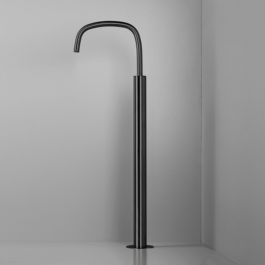 PB33 | Floor mounted bath spout