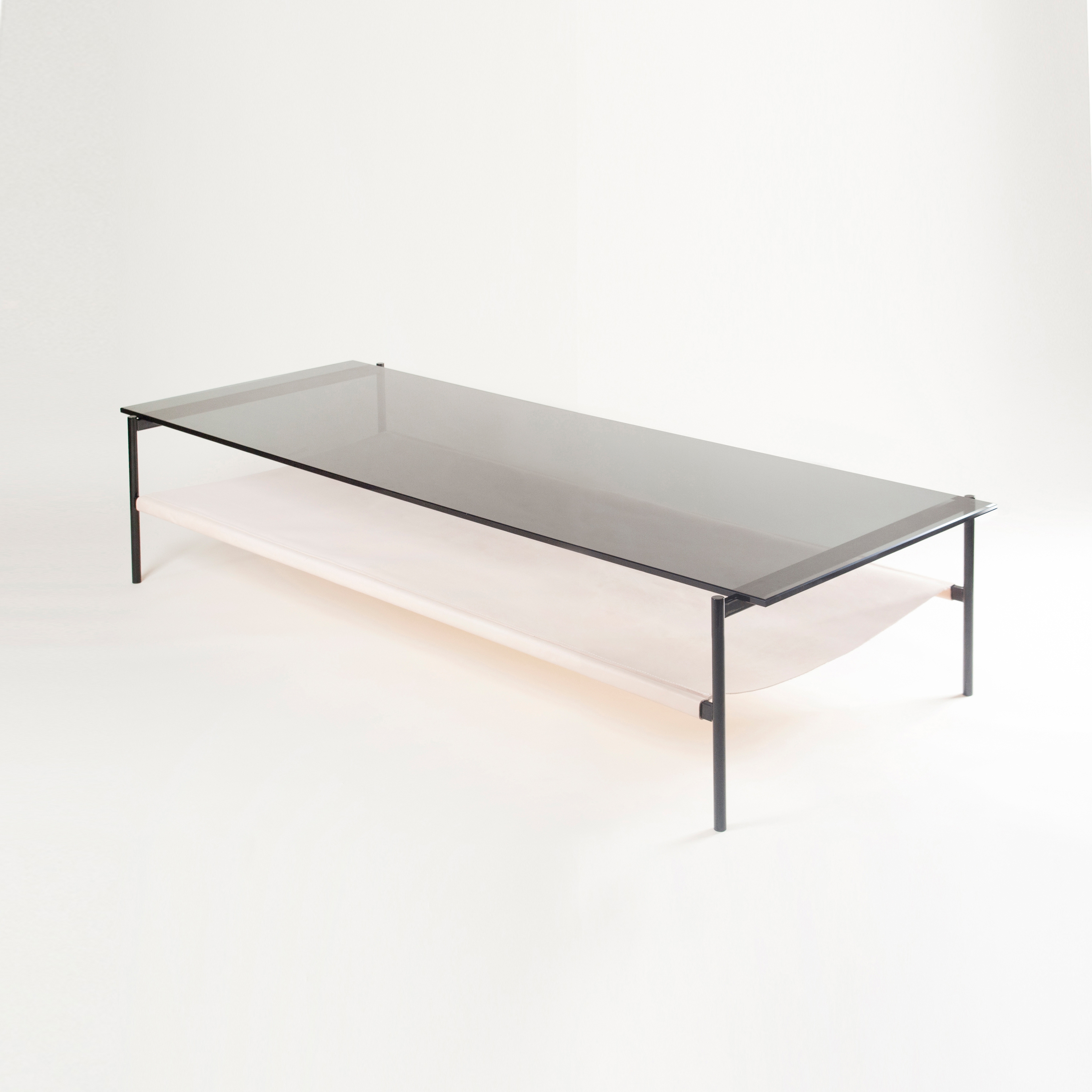 Mostrar el producto Duotone Rectangular Coffee Table | Black / Tan del fabricante Yield