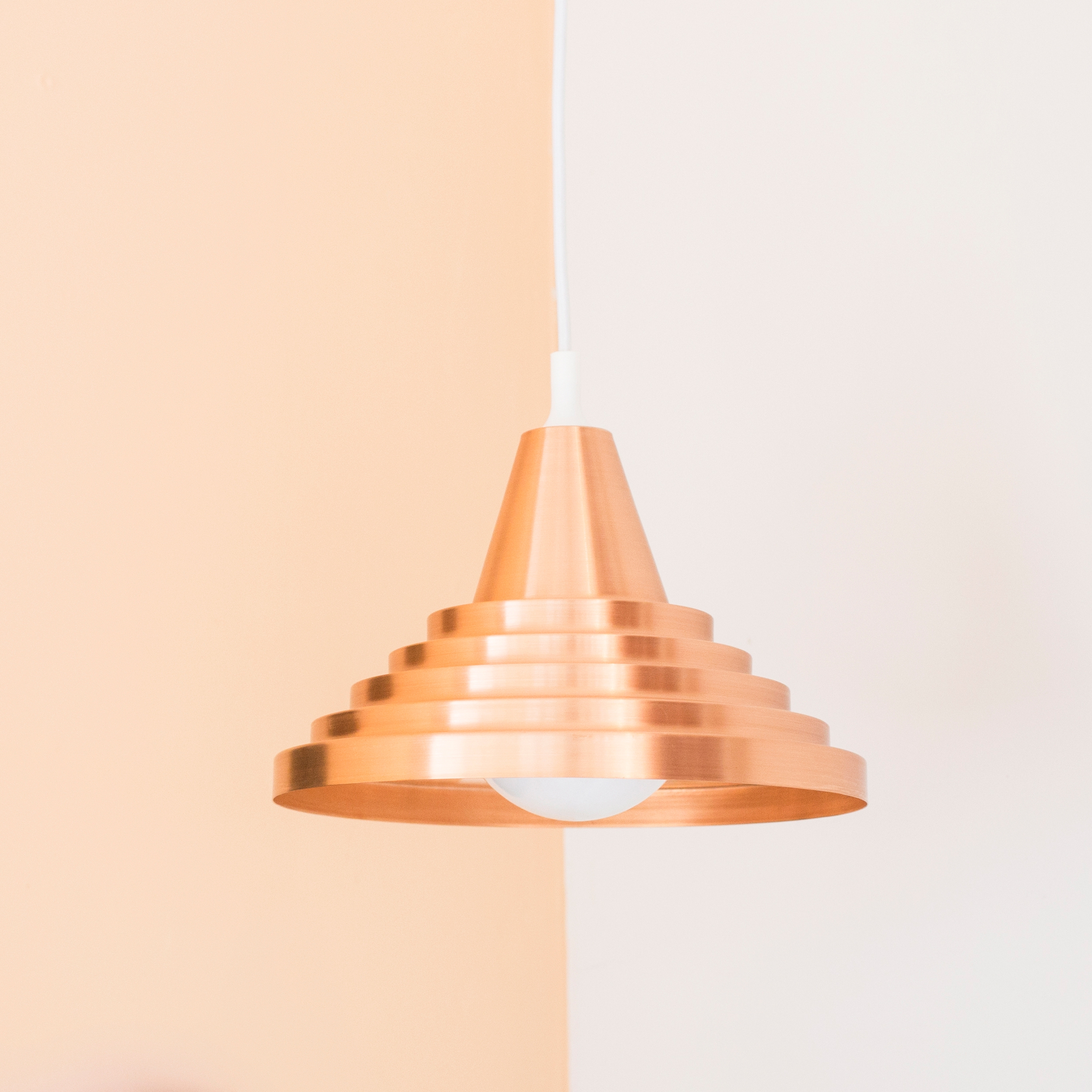 Mostrar el producto Meso Pendant Light | Copper del fabricante Yield