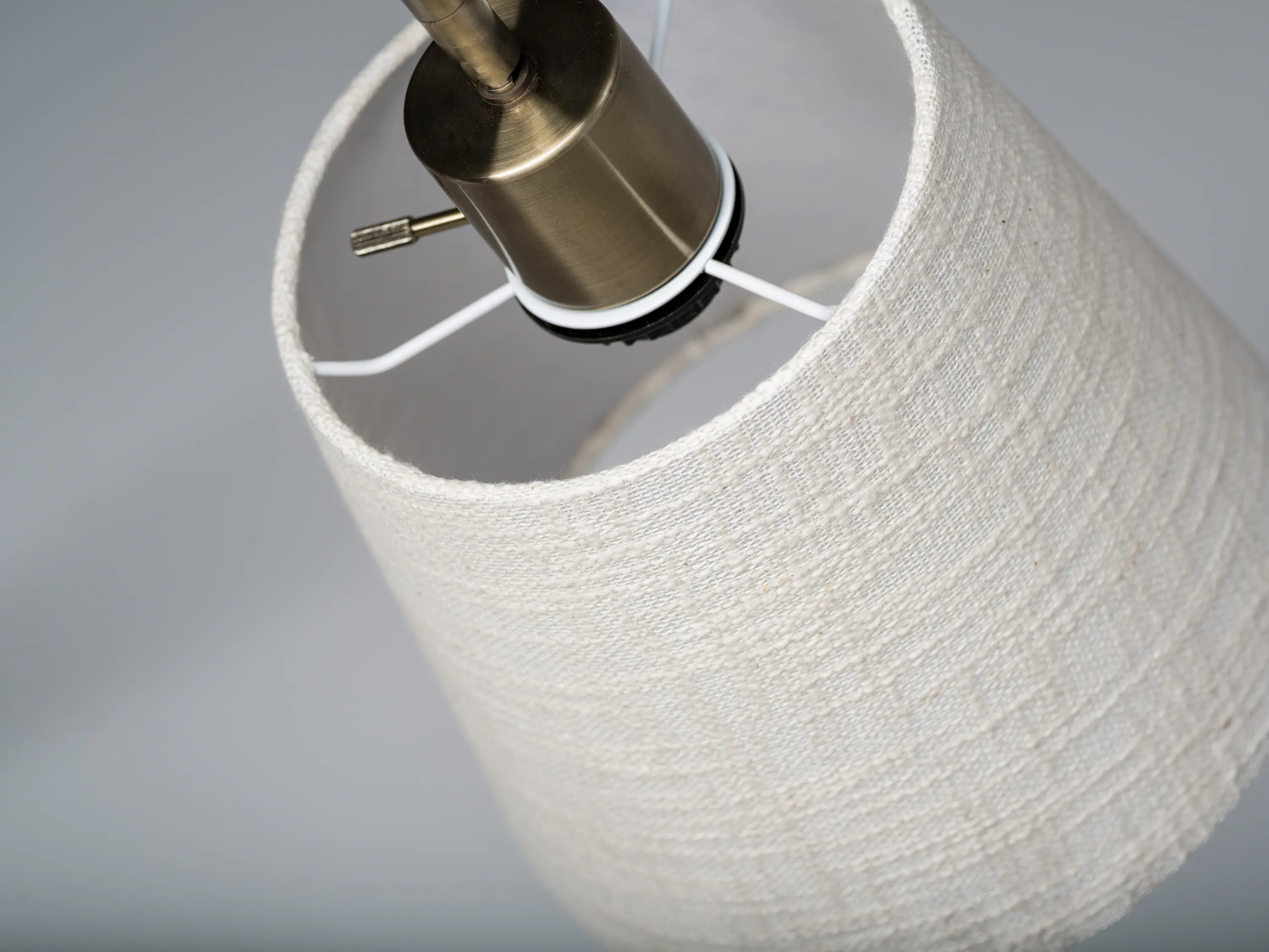 ADS360 - Jeffrey Table Lamp