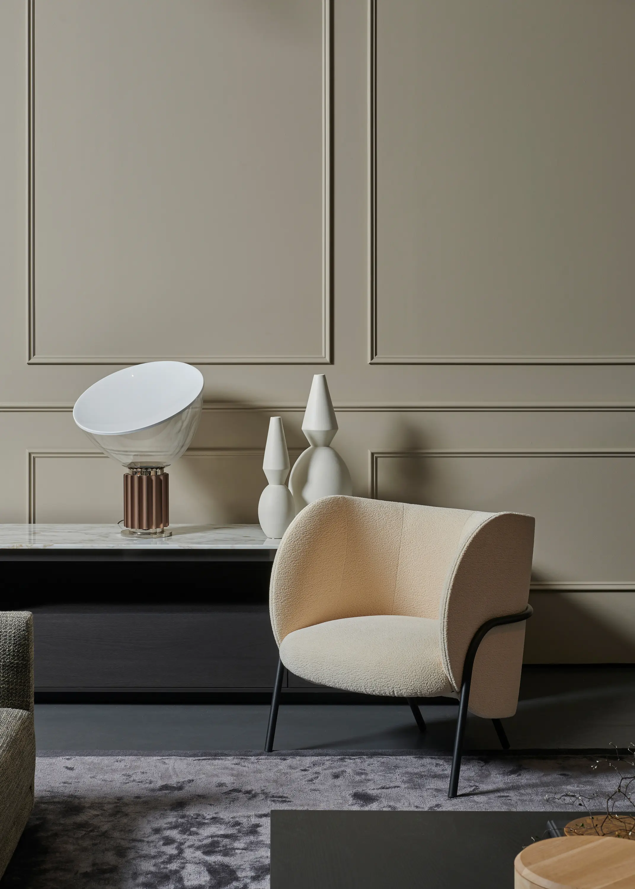 SP01 - Royce Armchair with Headrest