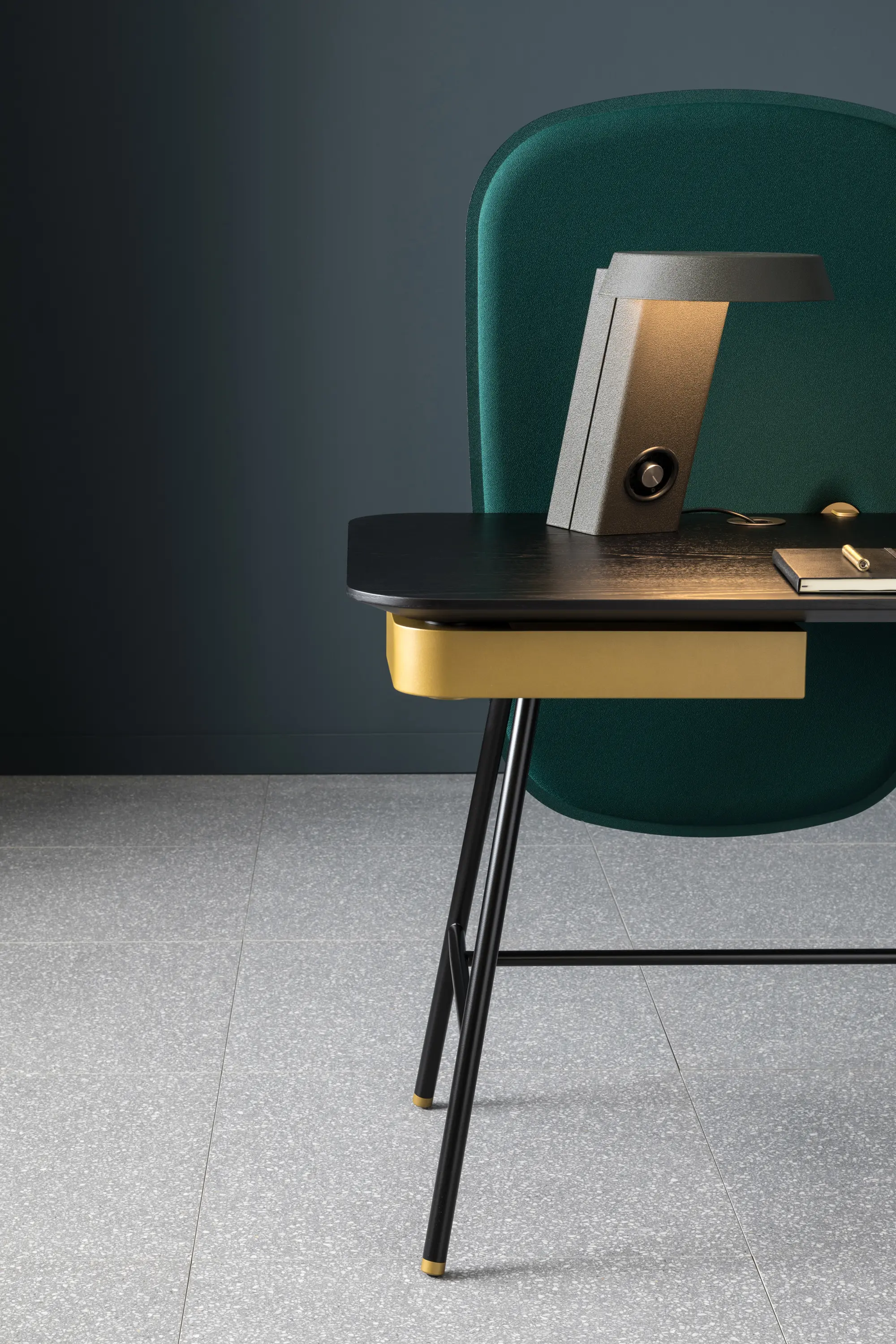 SP01 - Holland Short Bench with Backrest