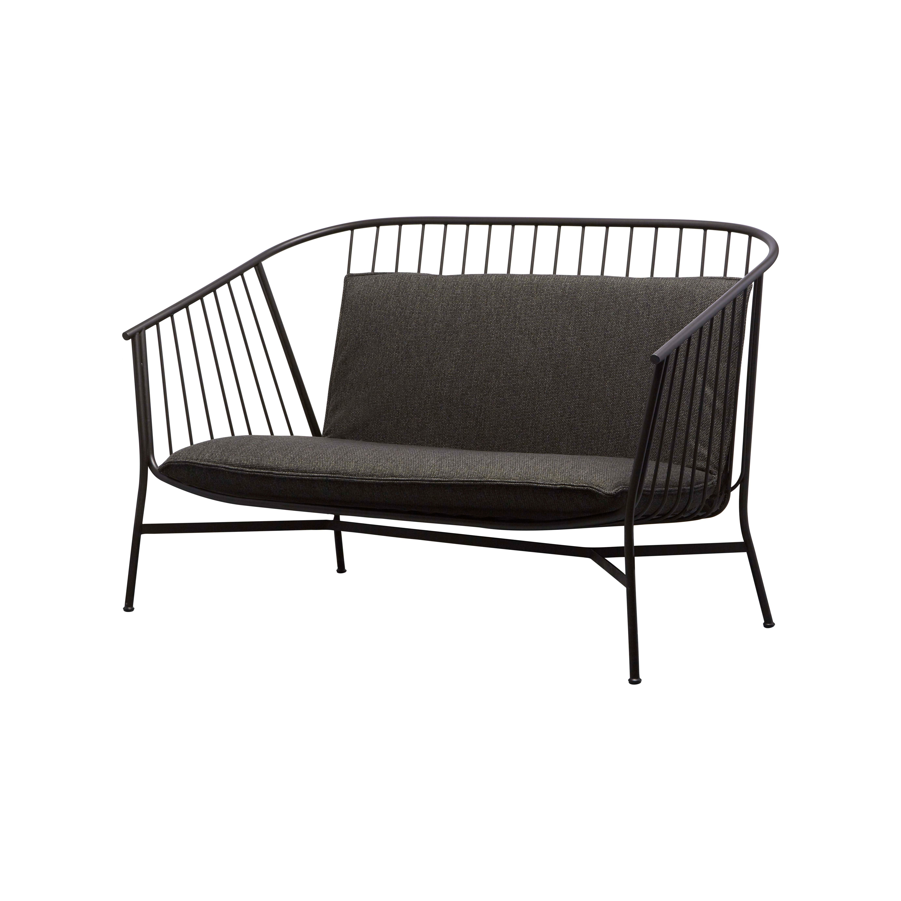 Mostra il prodotto Jeanette Sofa - Connected Seat & Back Cushion del produttore SP01