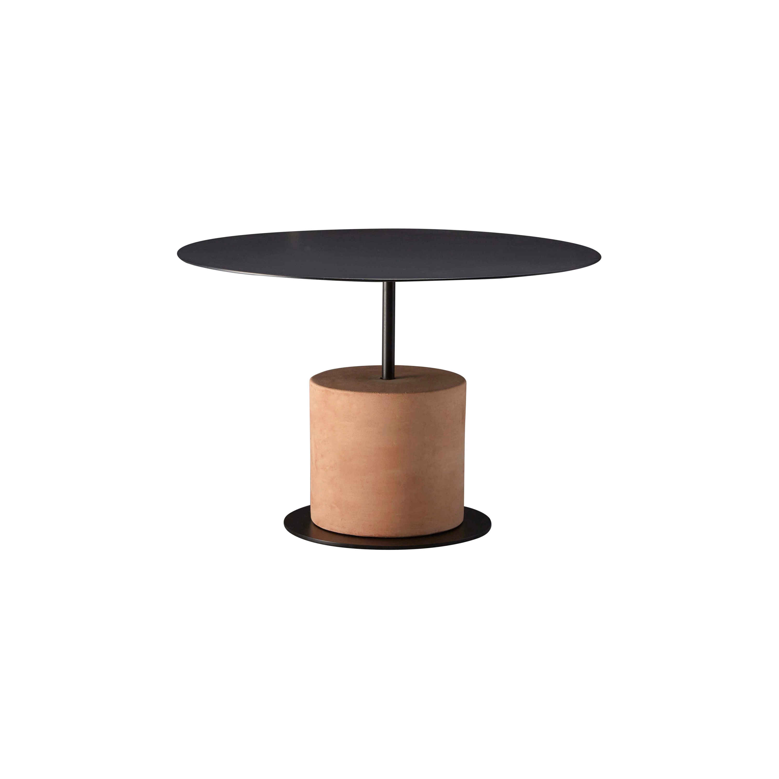 Mostra il prodotto Louie Large Side Table del produttore SP01