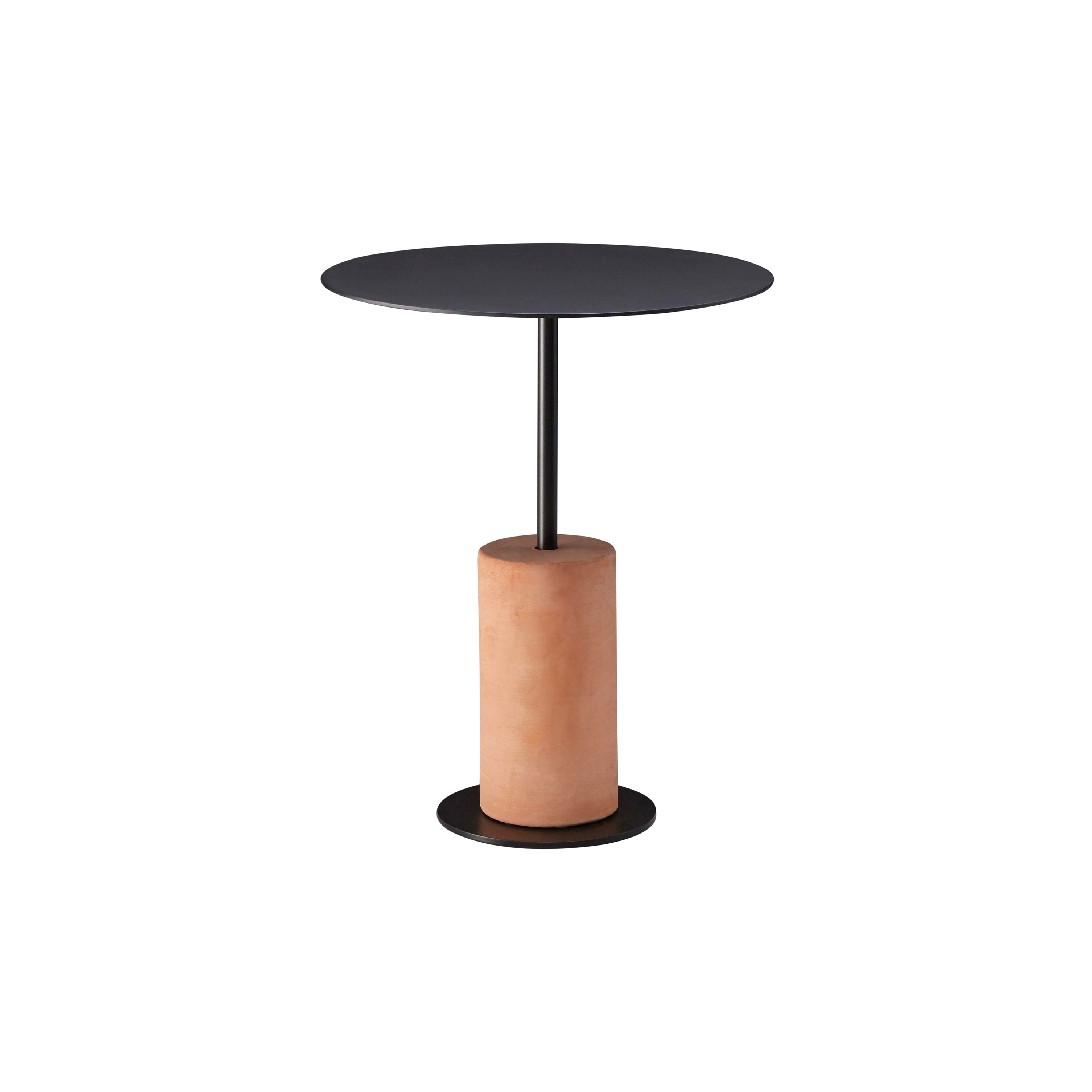 Mostra il prodotto Louie Small Side Table del produttore SP01