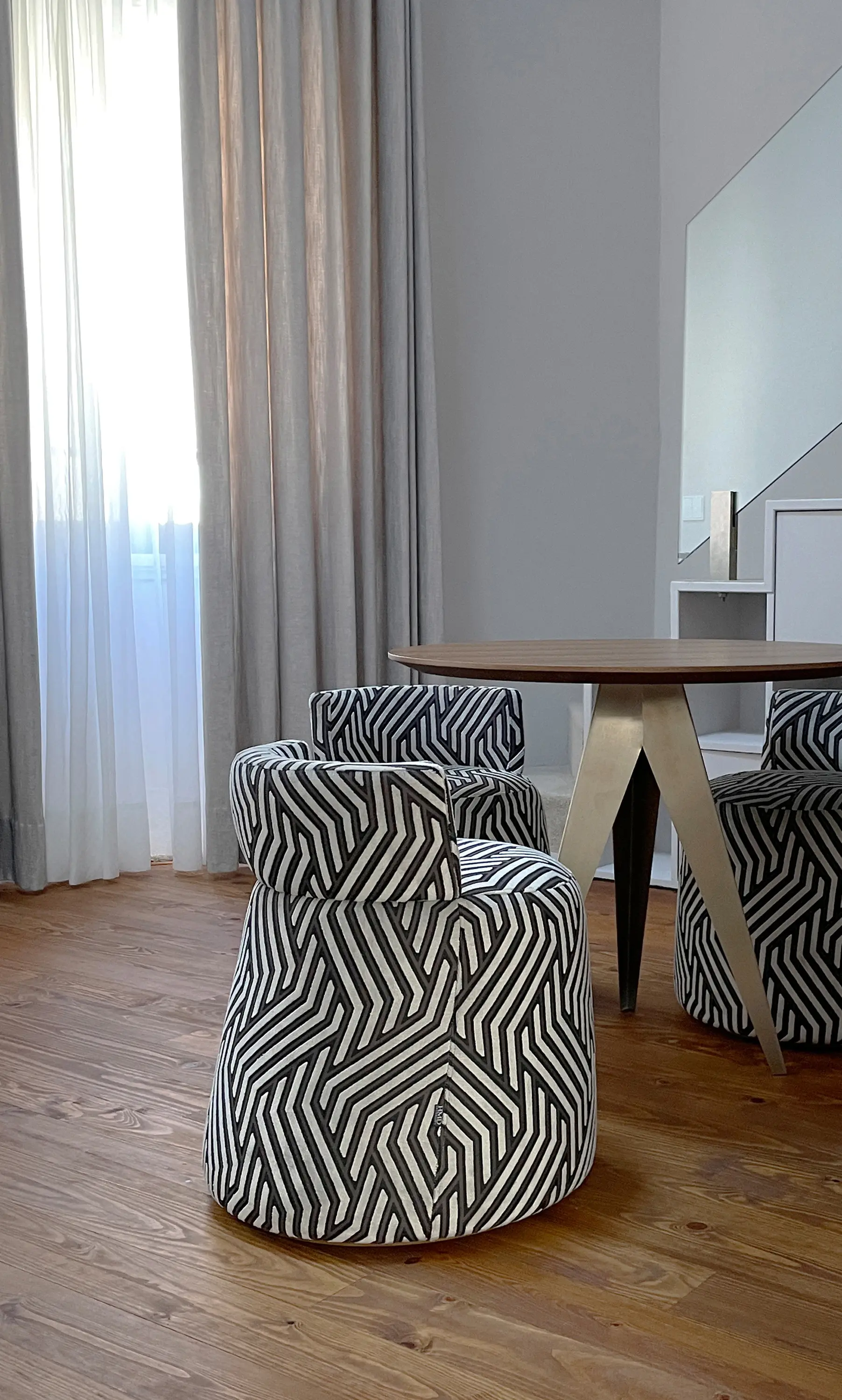 HMD Furniture - Aristo Rectangular Table