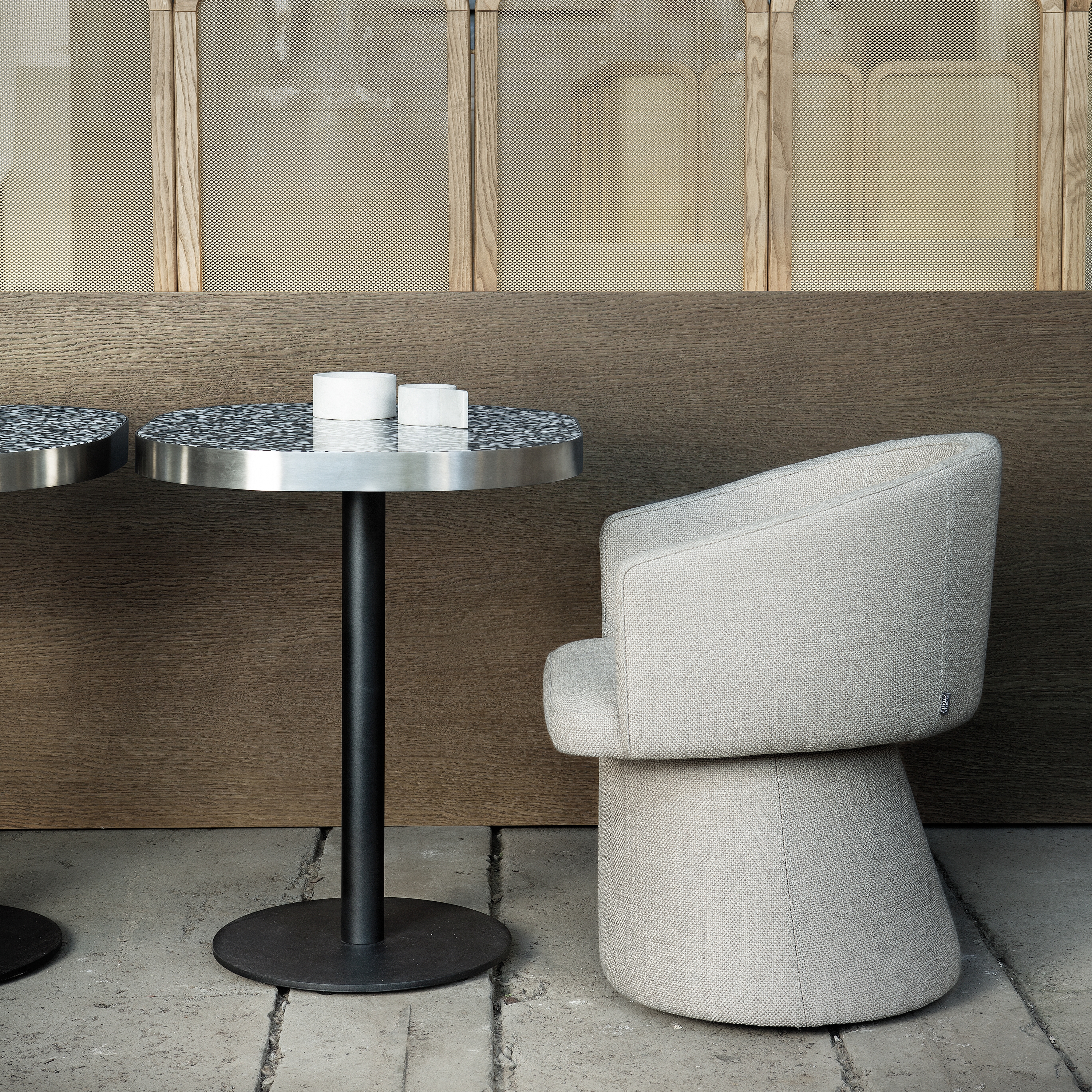 Produkt Please Round Bistro Table des Herstellers HMD Furniture anzeigen