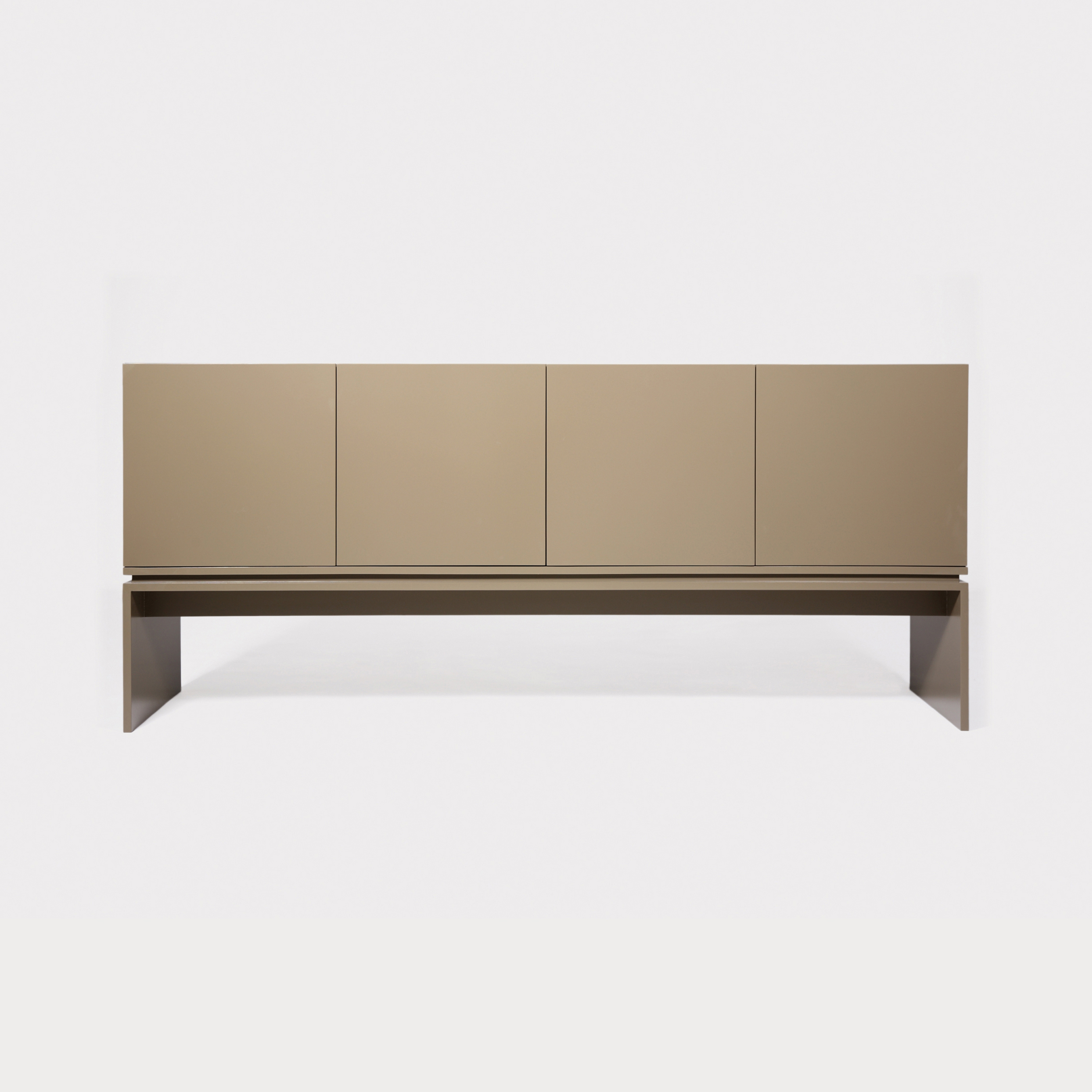 Vertoon produk Dinn Sideboard van vervaardiger HMD Furniture