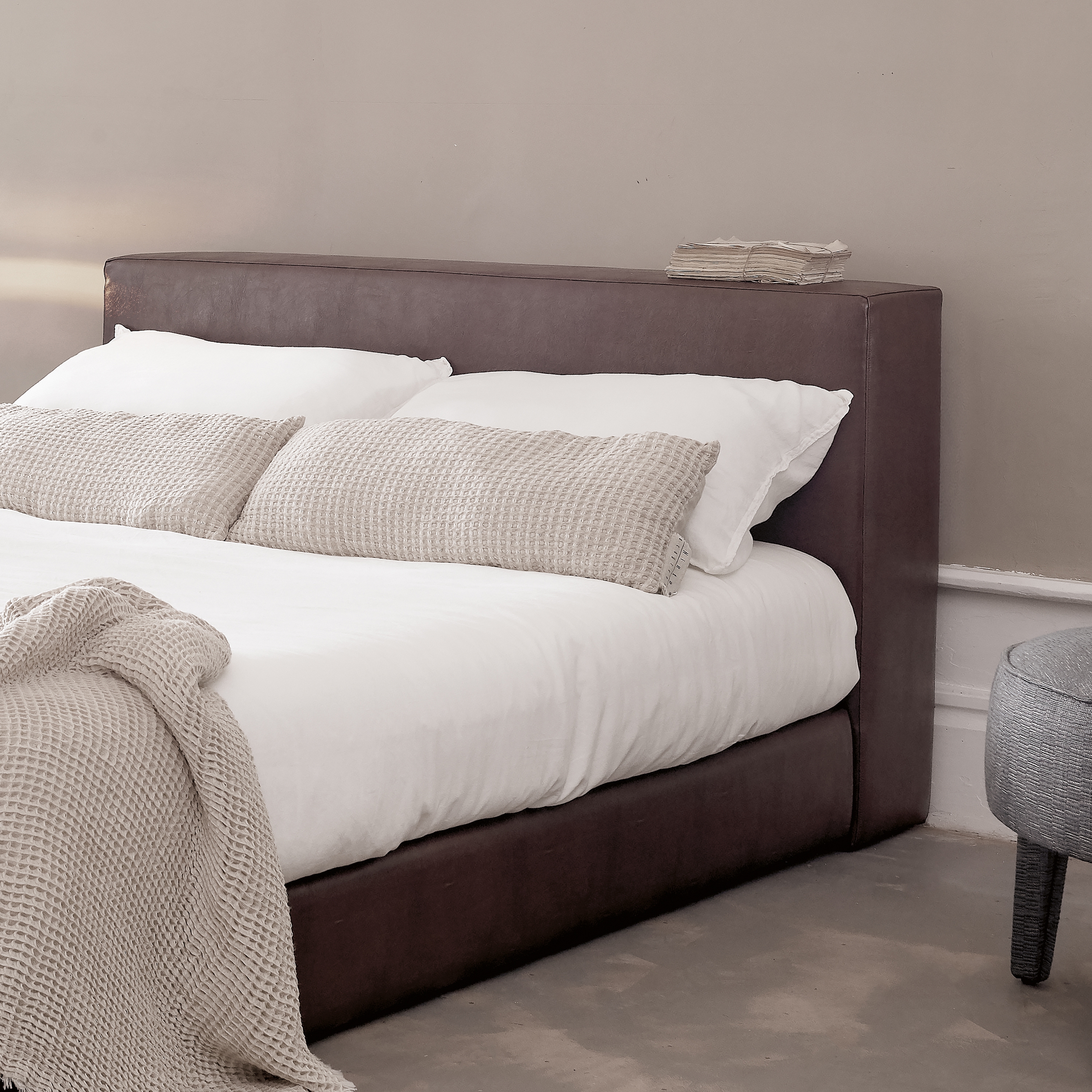 Produkt Ombro Bed Base & Headboard des Herstellers HMD Furniture anzeigen