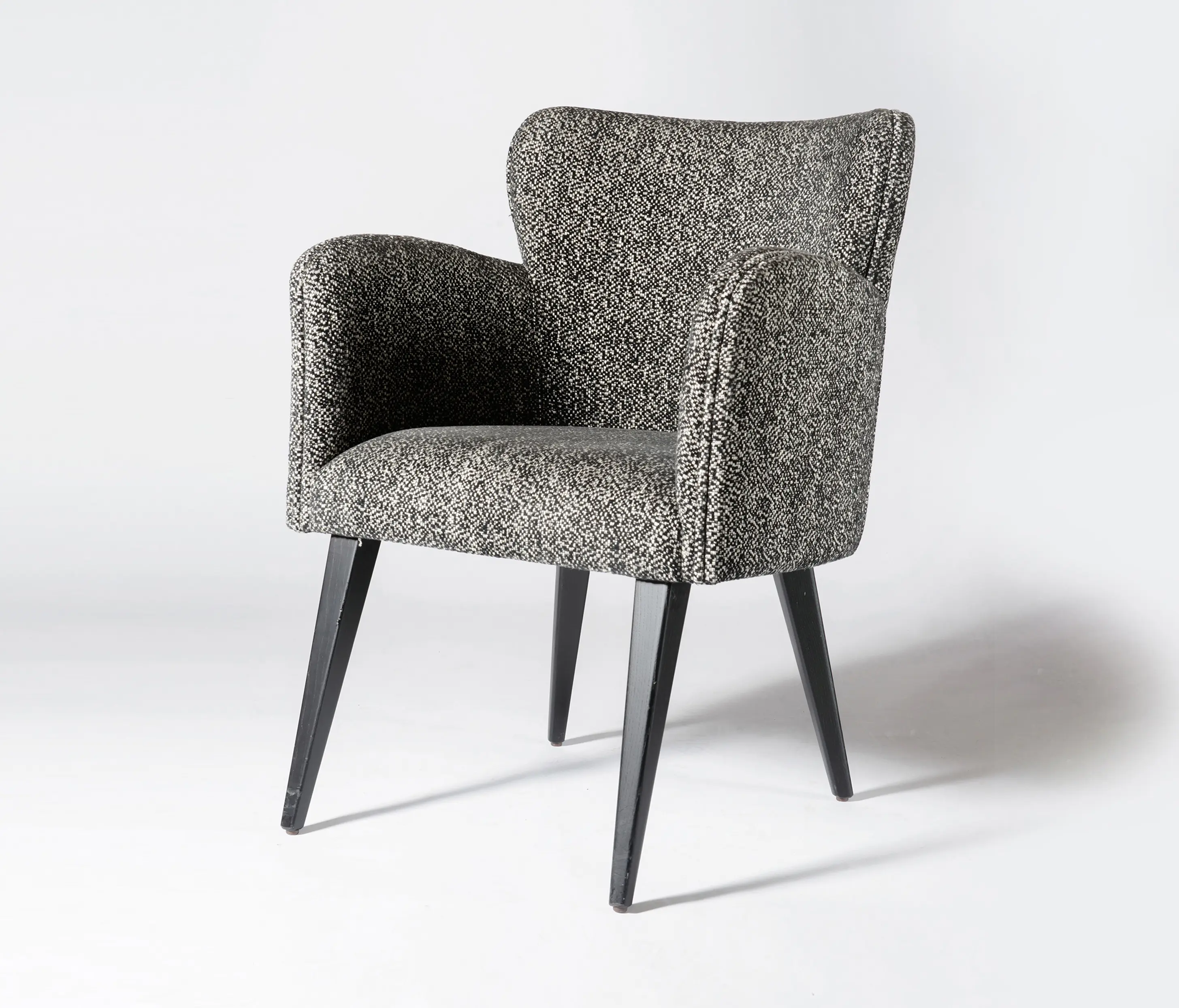 HMD Furniture - Moma