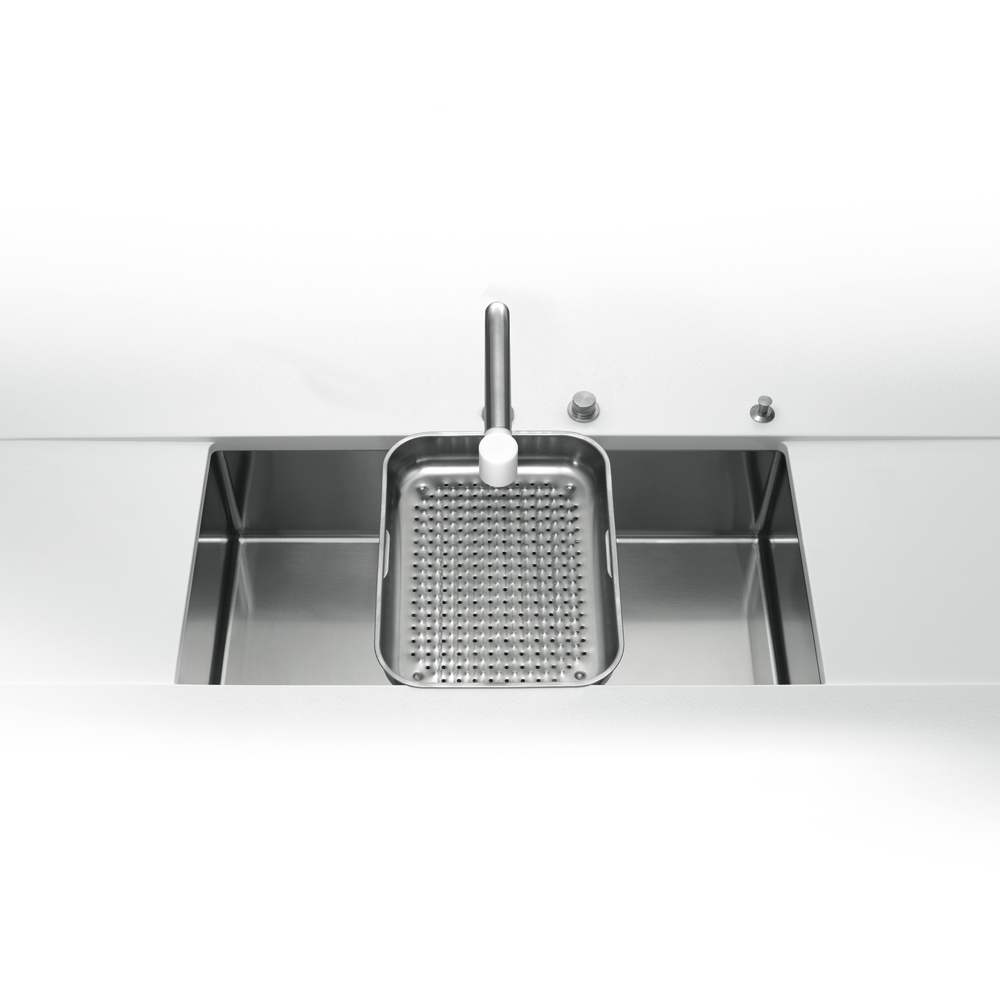 UNDERNMOUNT BOWLS AND SINK