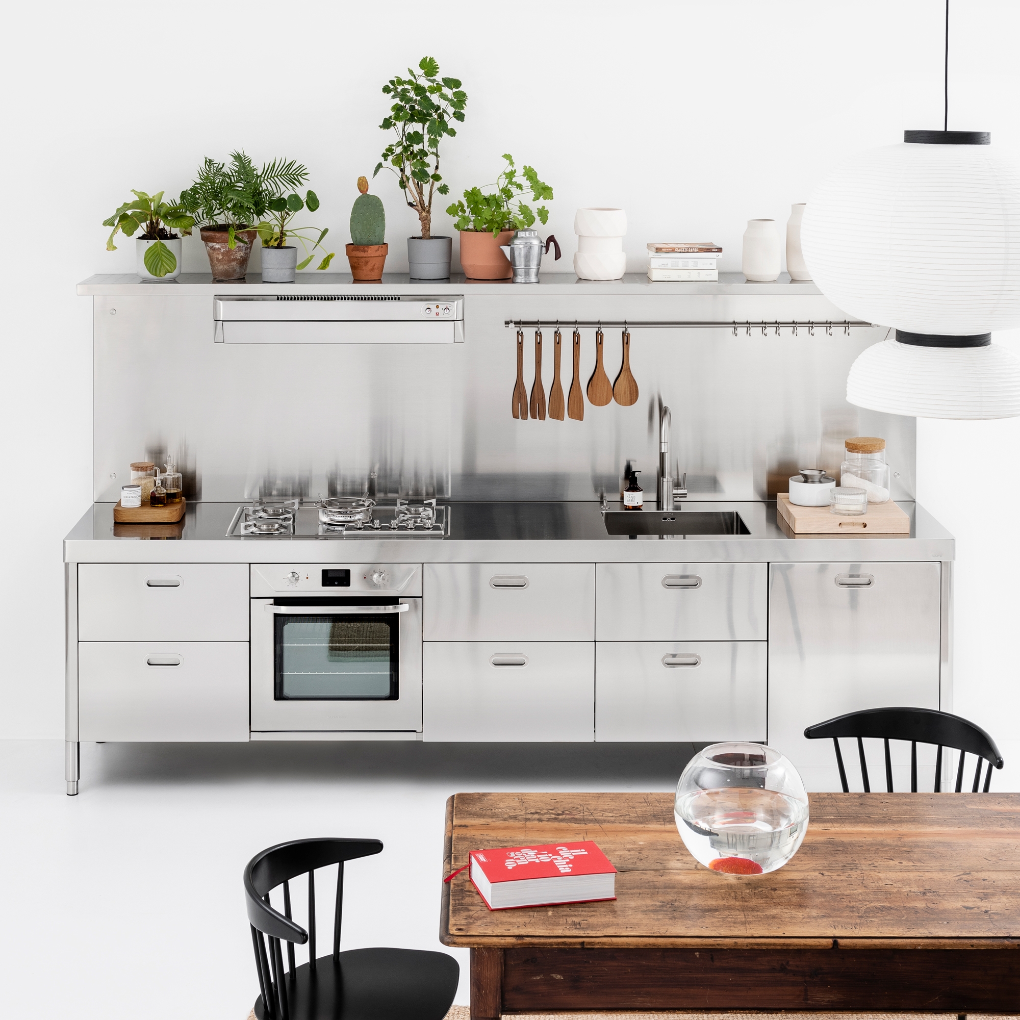 WASHING AND COOKING KITCHENS