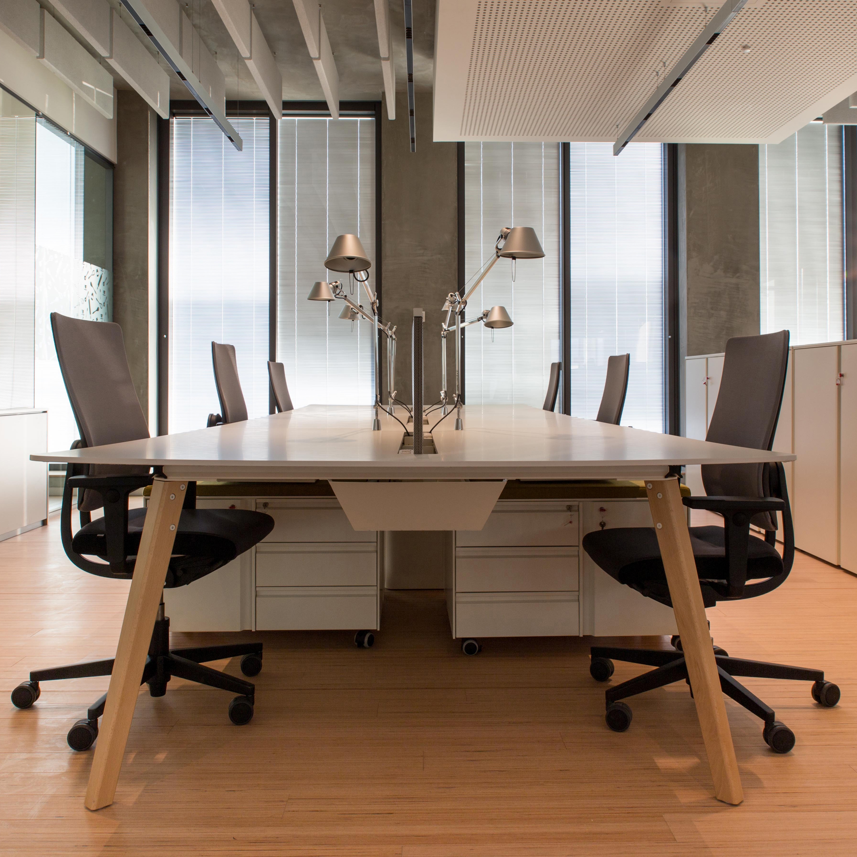 Vertoon produk Dinamico Bench Wood van vervaardiger Faram 1957