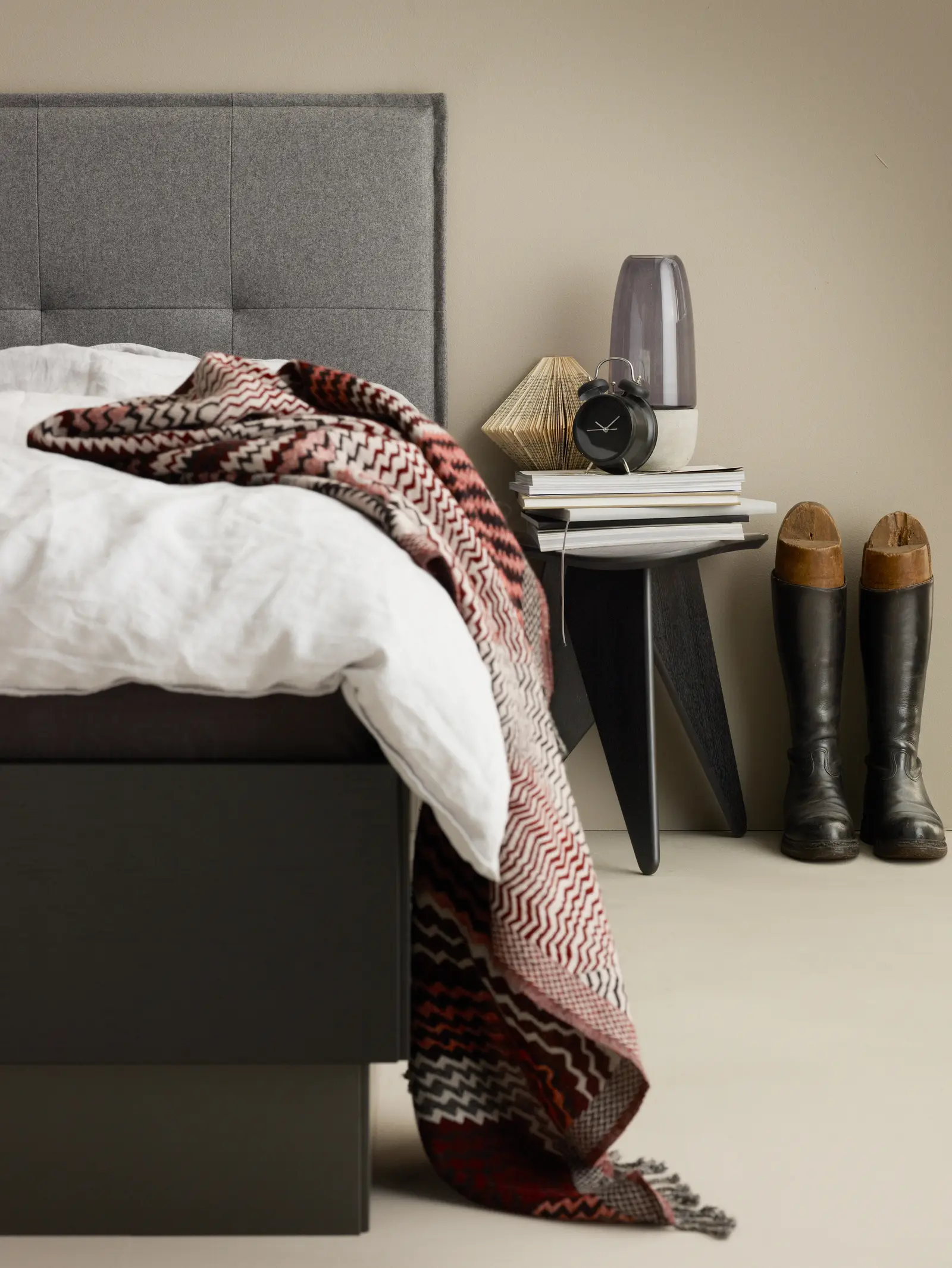 【8/23まで】BoConcept シングルベッドフレーム Lugano LUGANO BED, WITHOUT HEADBOARD, WITH FEET, WITHOUT SLATS DBW0