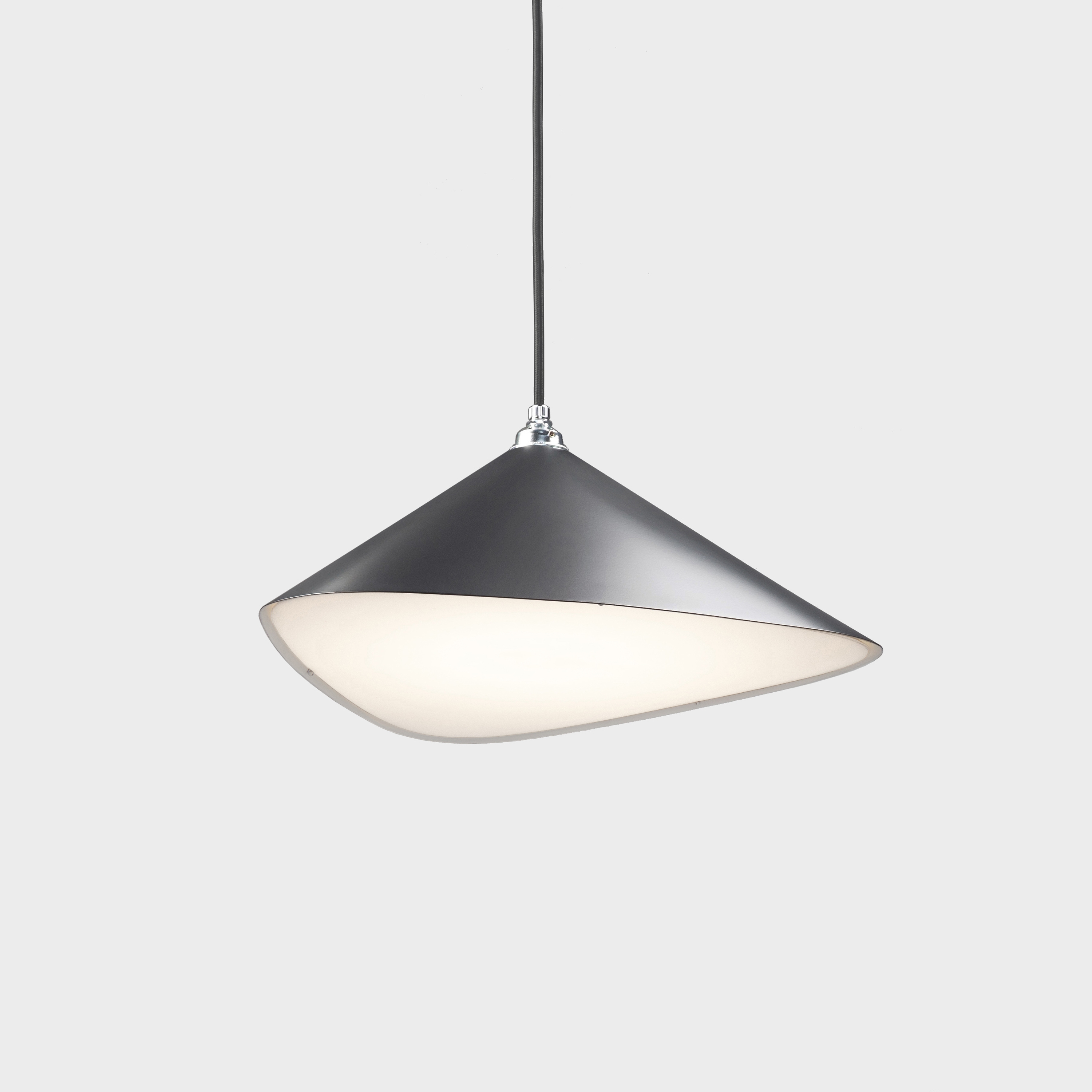 Mostra il prodotto Emily II semi-matte del produttore Daniel Becker Studio